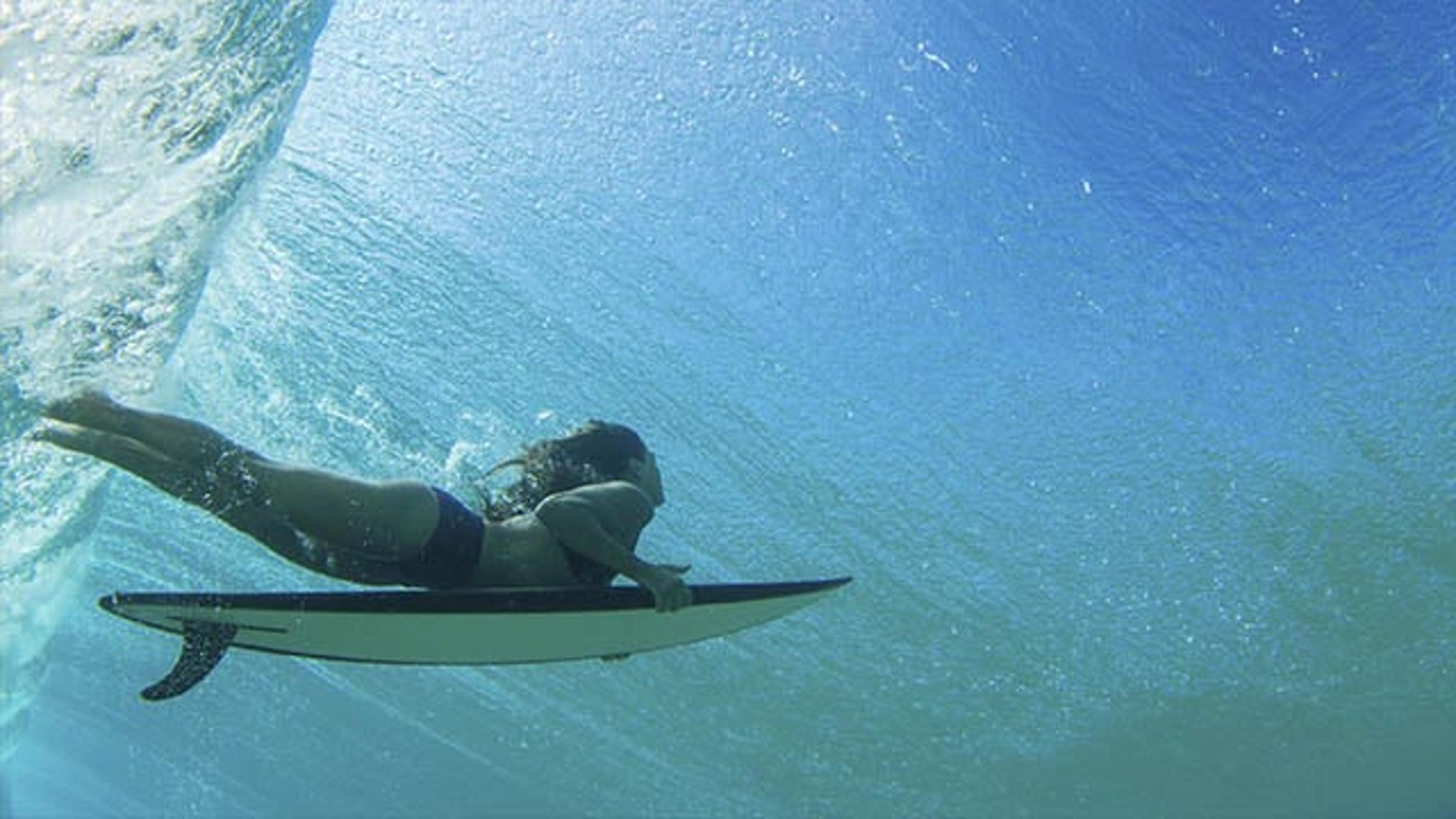 Brasileira atenta para a sustentabilidade em filme que retrata havaianos no Brasil