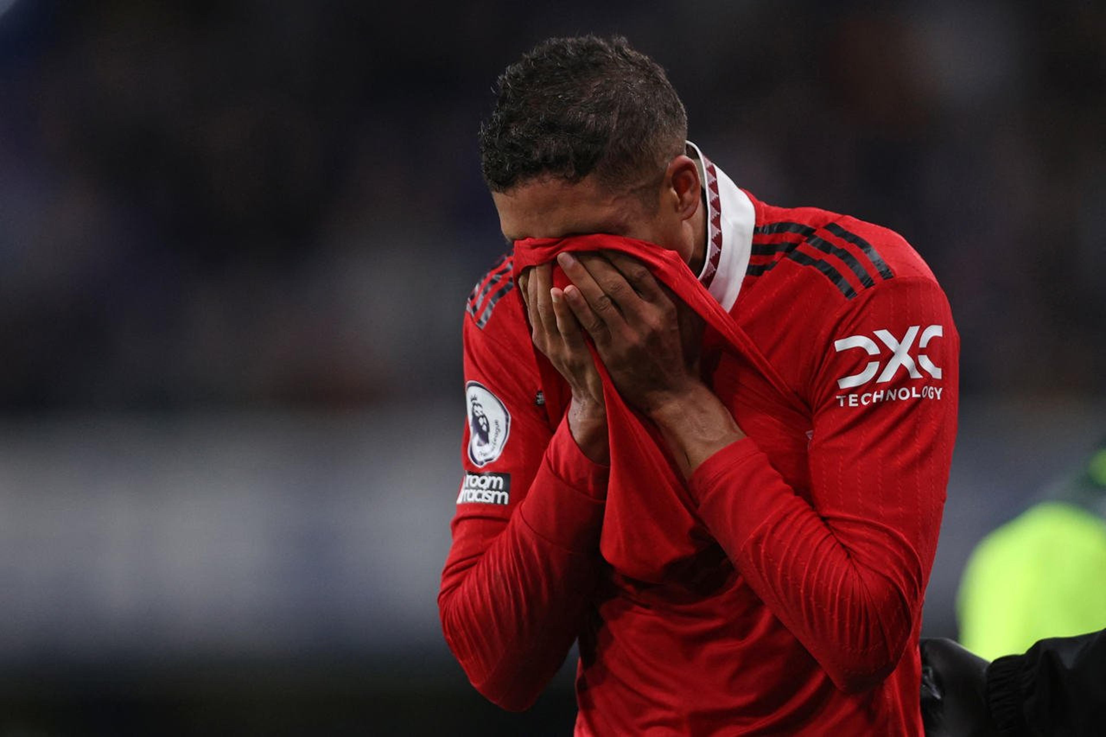 Manchester United teme perder mais um zagueiro pelo resto da temporada