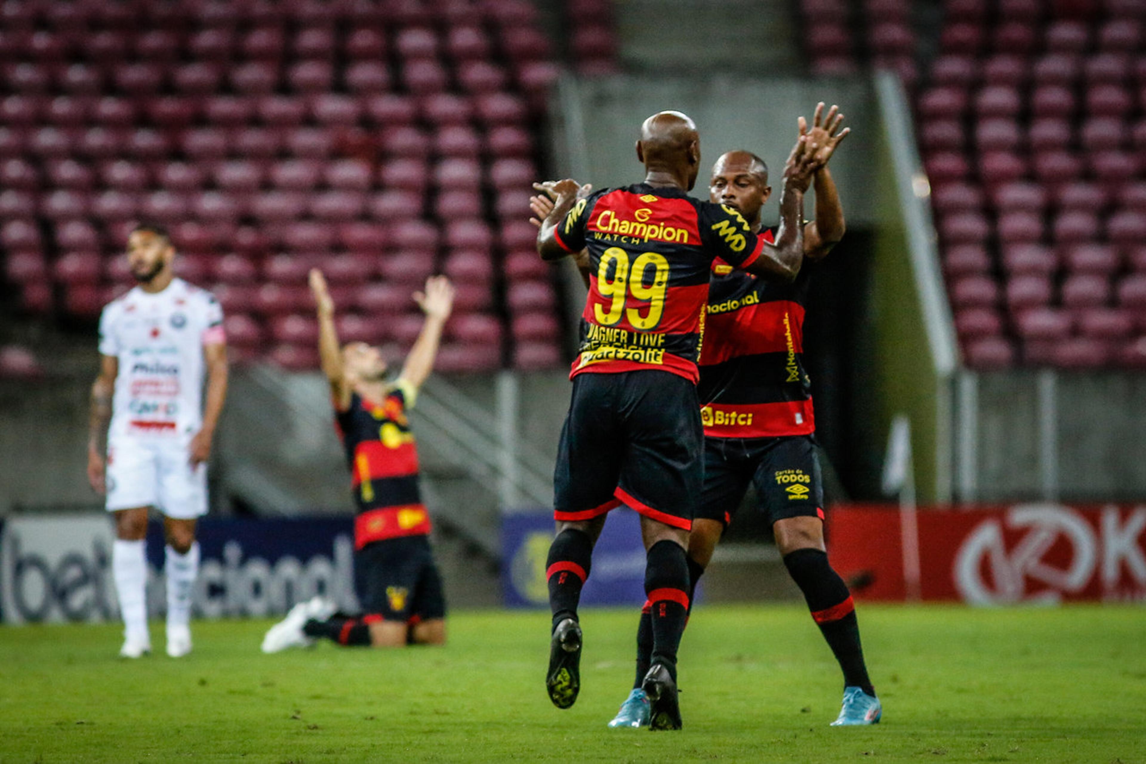 Com hat-trick de Vagner Love, Sport domina e vence Operário-PR