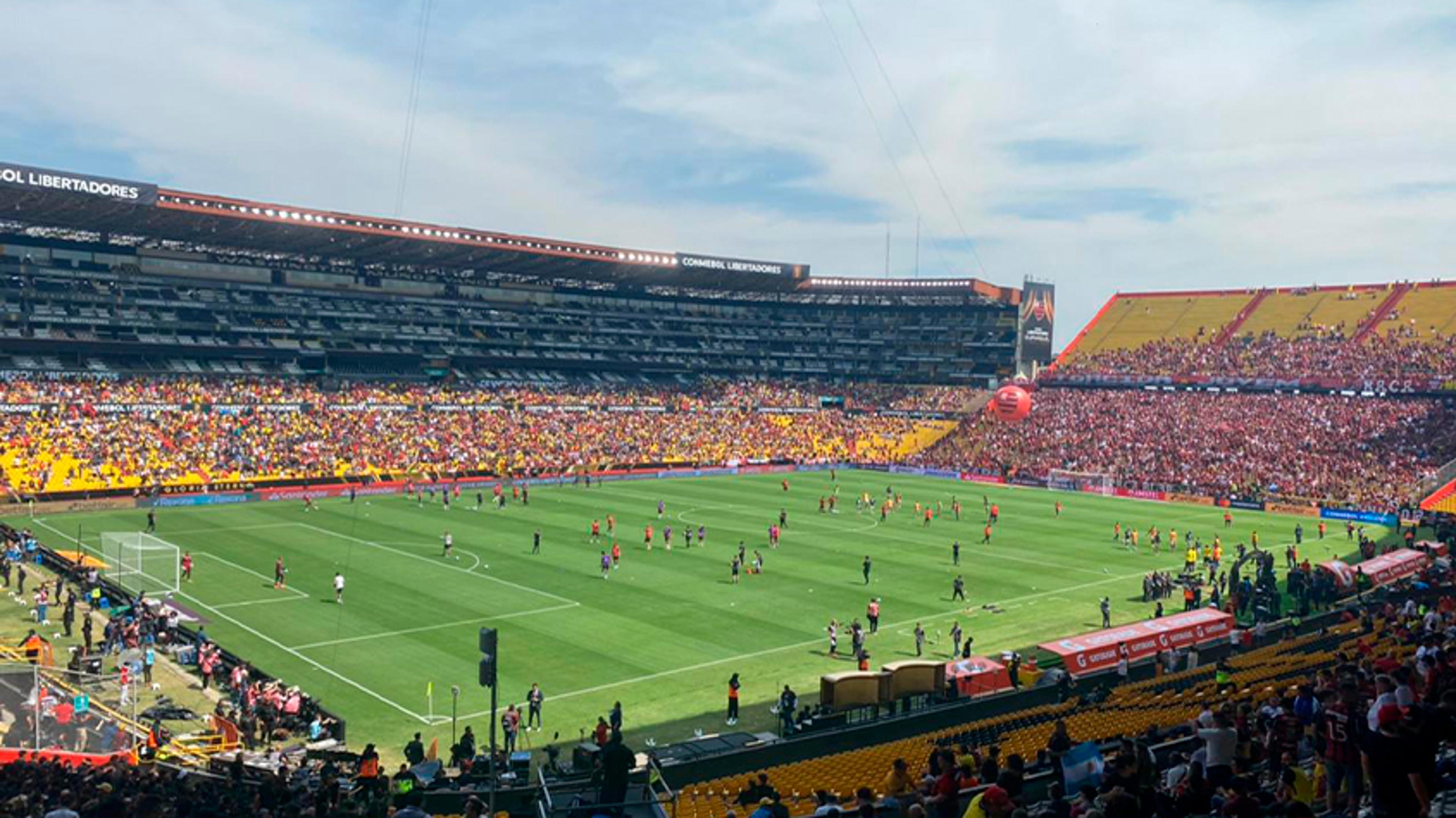 Narrador diz que Athletico Paranaense está na ‘zona de conforto’ contra o Flamengo