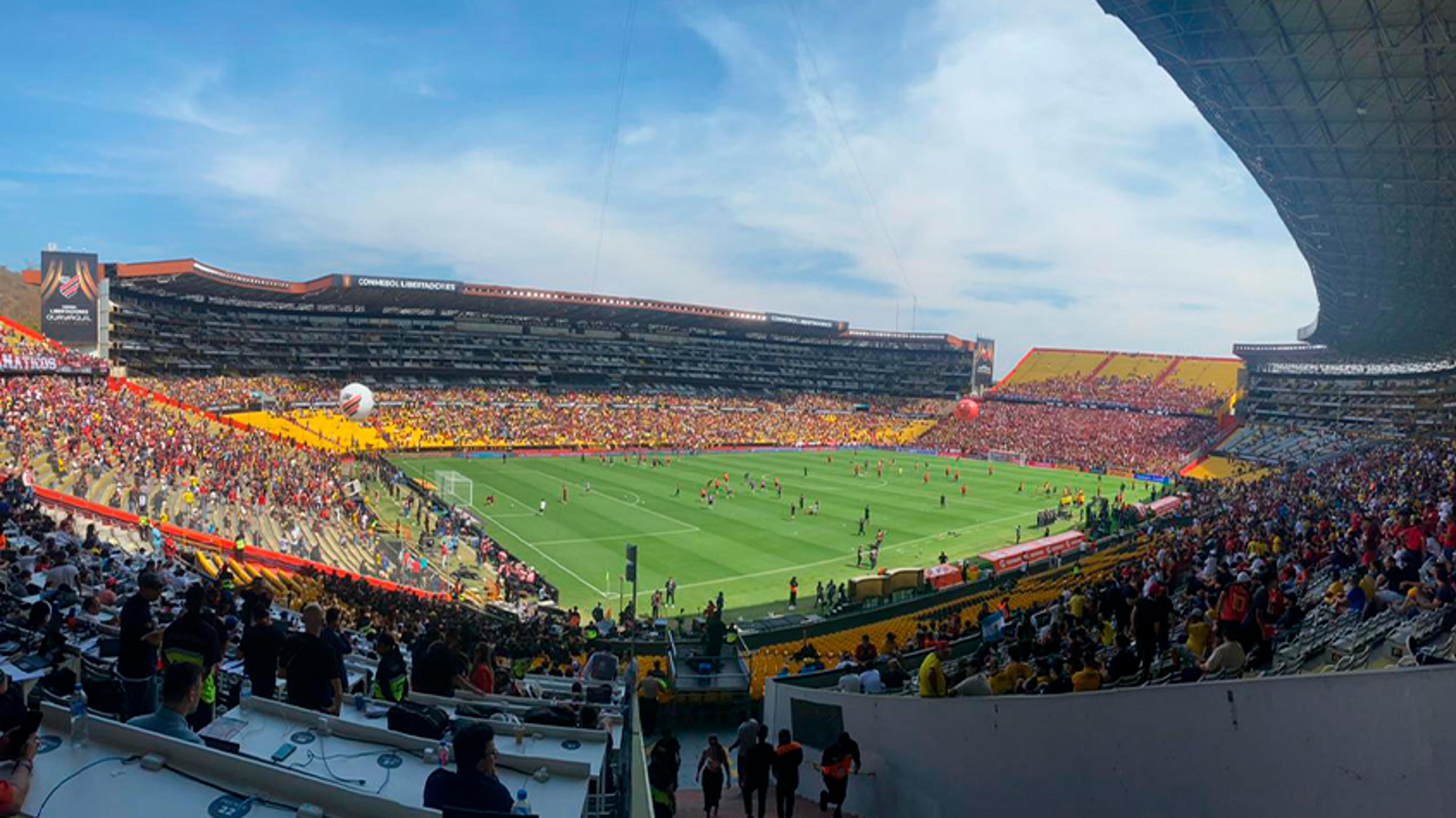 Flamengo x Athletico-PR: veja a festa das torcidas no pré-jogo da final da Libertadores em Guayaquil