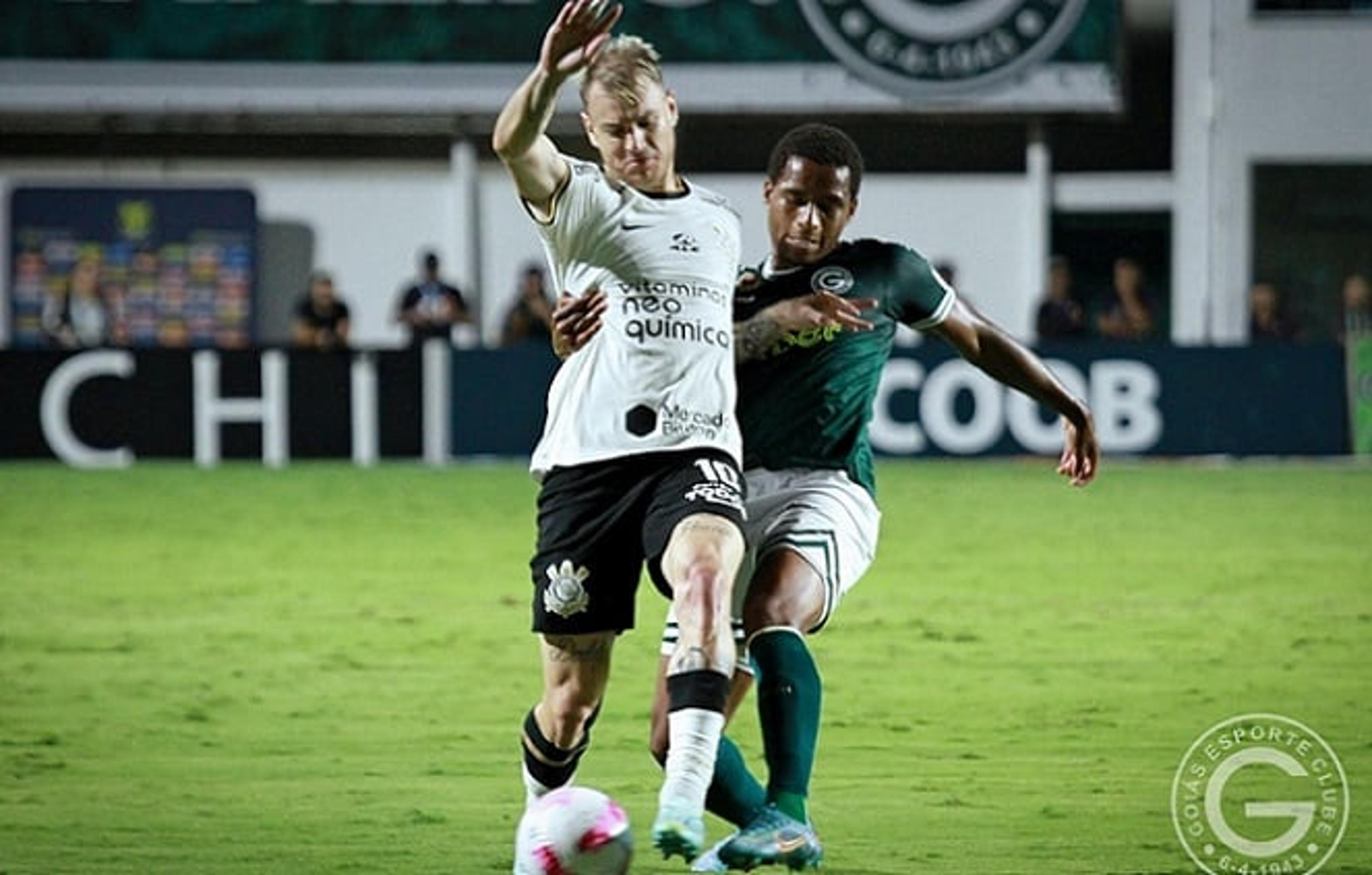 Goiás e Corinthians empatam em jogo agitado pelo Brasileirão, e Timão segue fora do G4