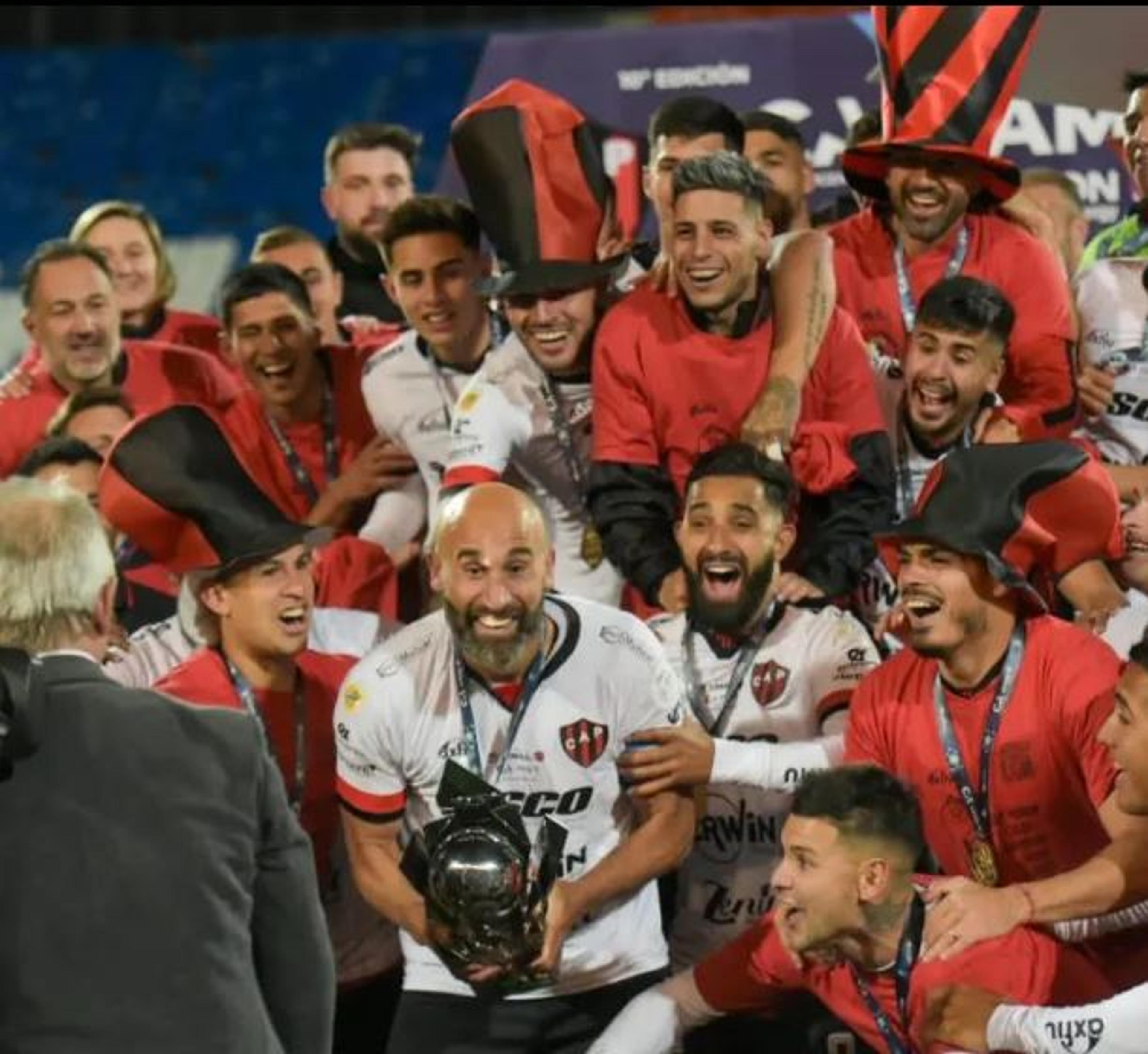 Clube argentino é rebaixado, mas garante vaga na Libertadores; entenda