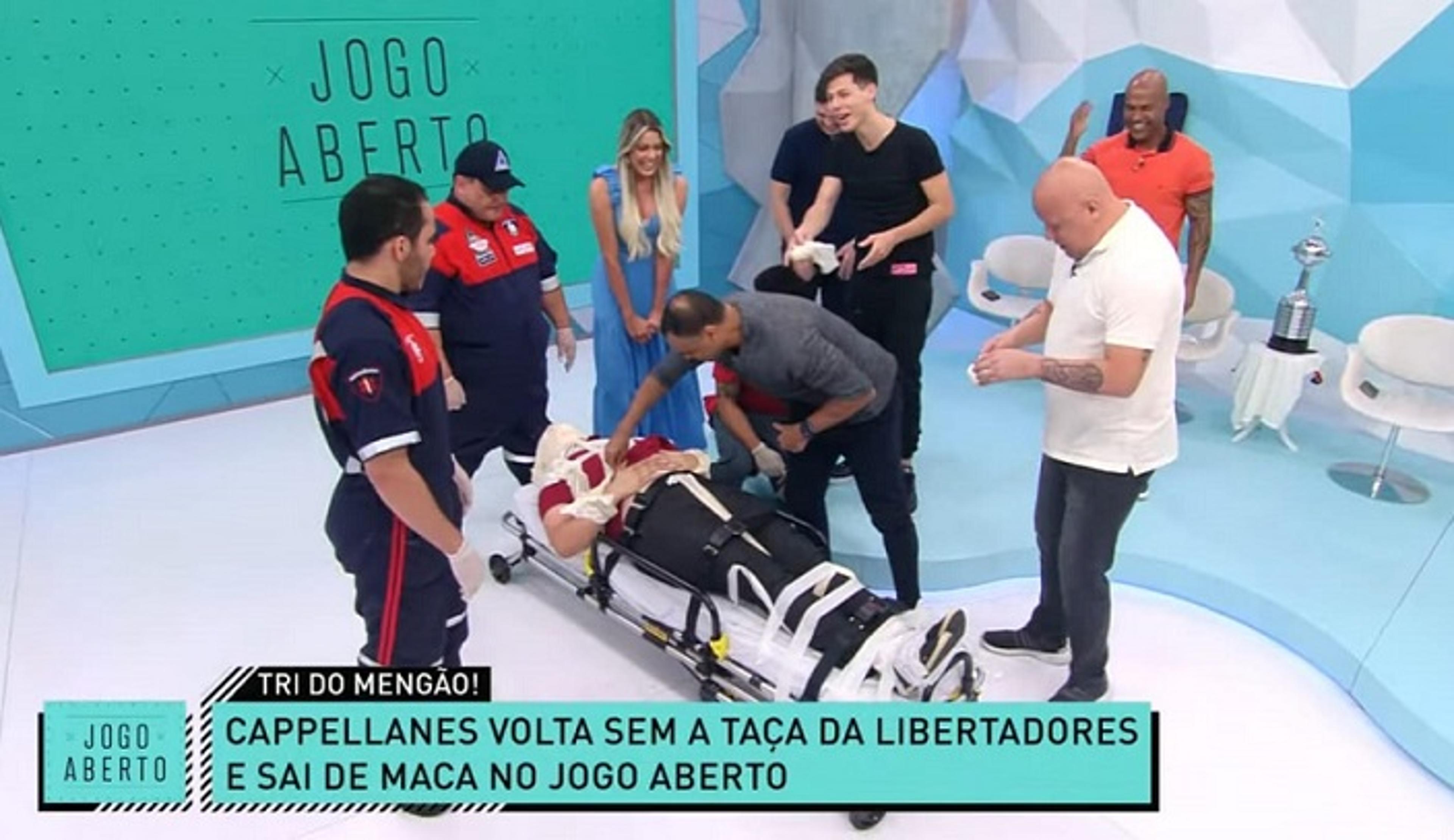 Torcedor do Athletico Paranaense, repórter deixa ‘Jogo Aberto’ de ambulância