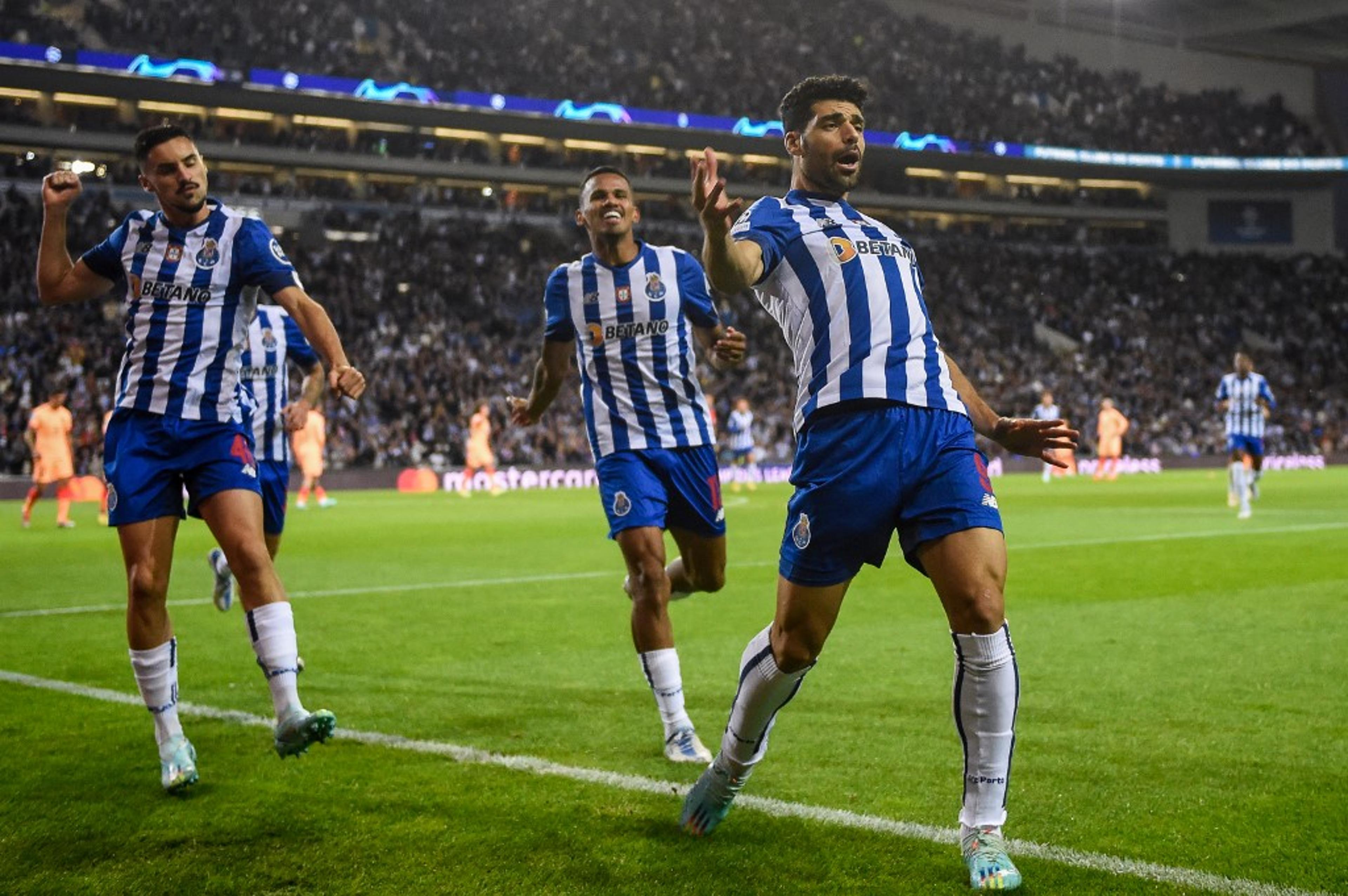 Porto vence o Atlético de Madrid, que fica fora até da Liga Europa