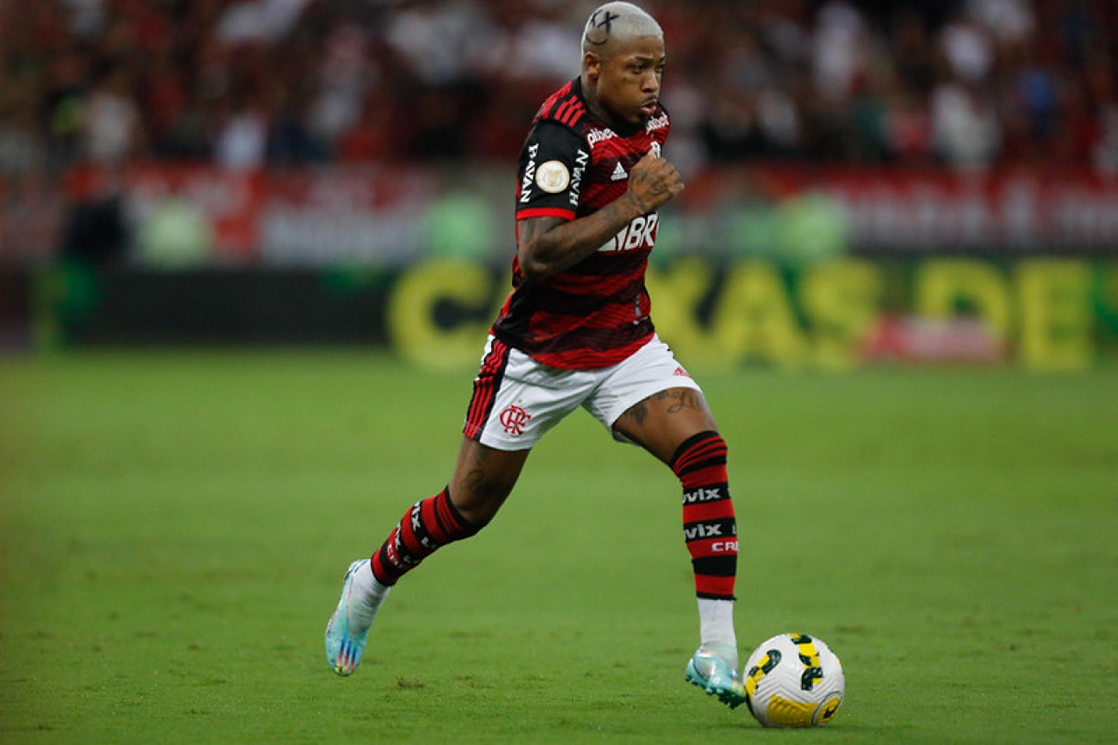 São Paulo sonda Flamengo por empréstimo de ponta, mas recebe negativa de cariocas