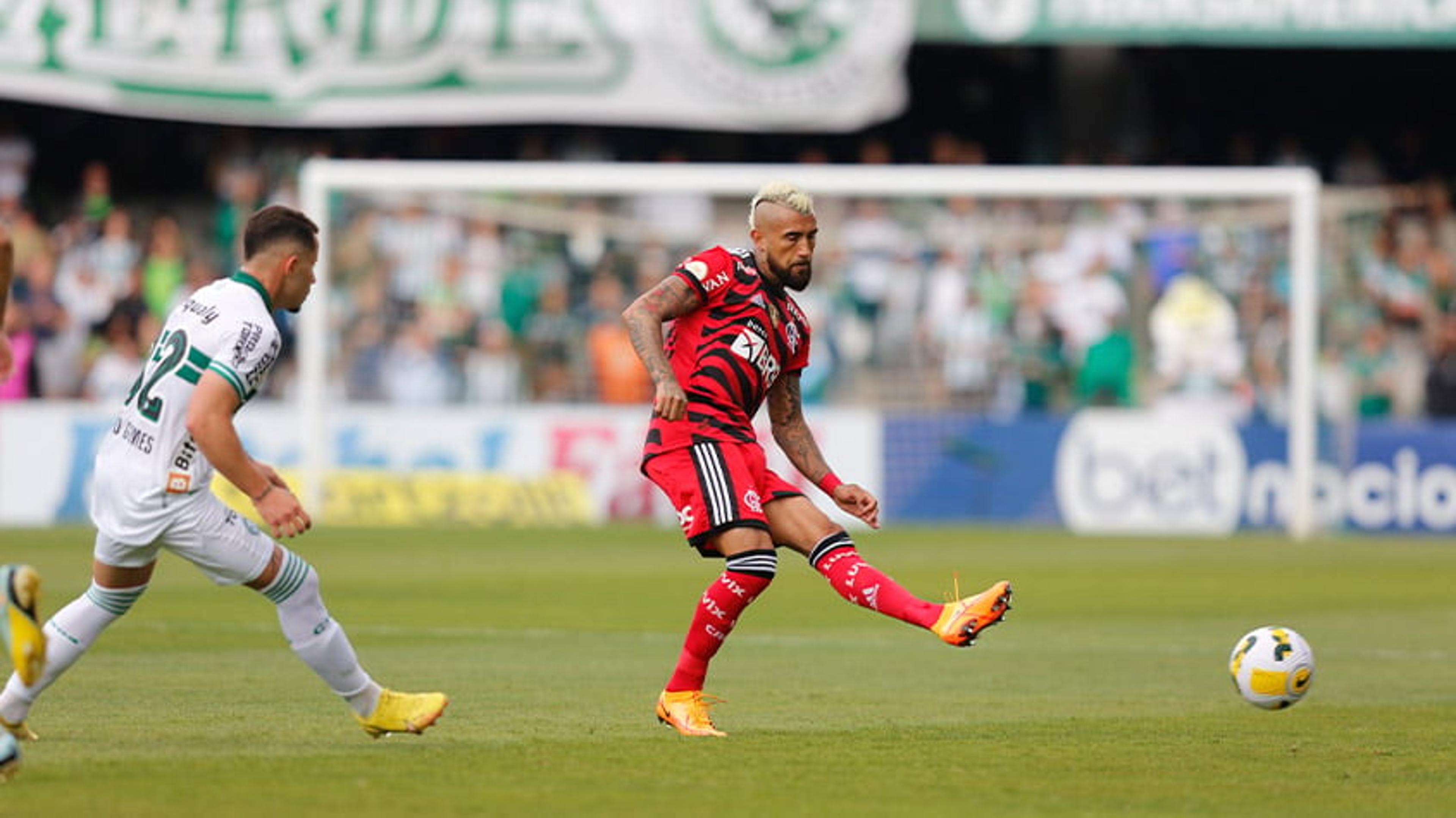 VÍDEO: os melhores momentos da vitória do Coritiba sobre o Flamengo pelo Brasileirão