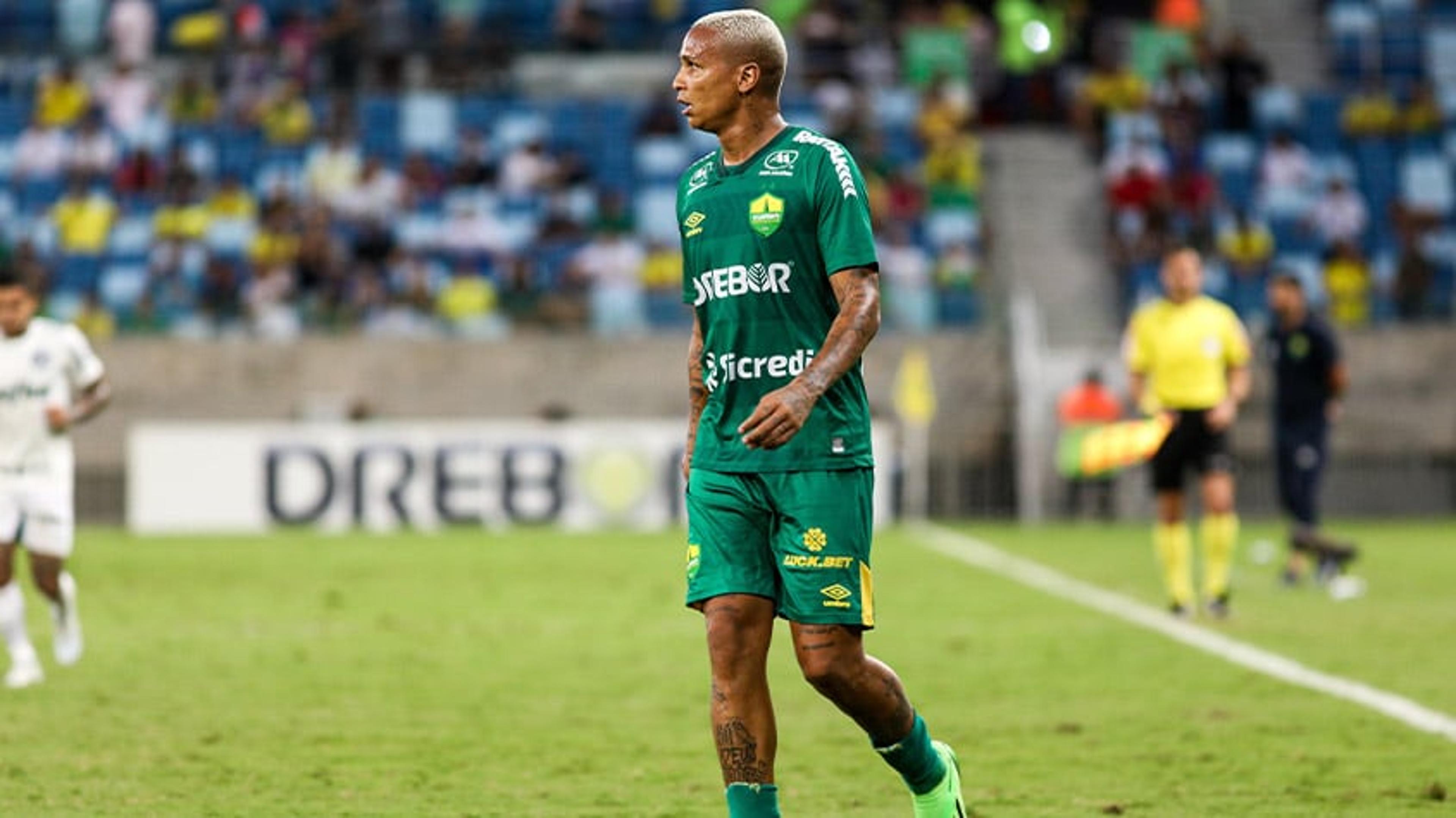 Coritiba tem interesse na contratação do atacante Deyverson