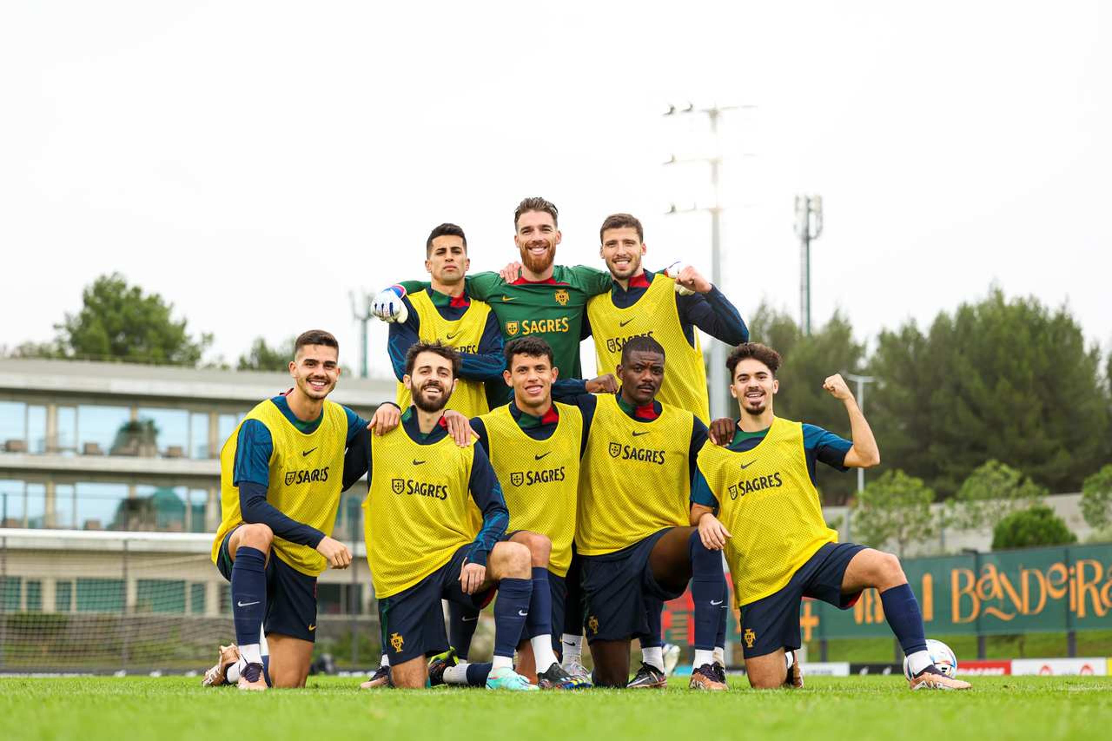 Goleiro desfalca treino de Portugal por dores musculares, mas não preocupa para a Copa do Mundo