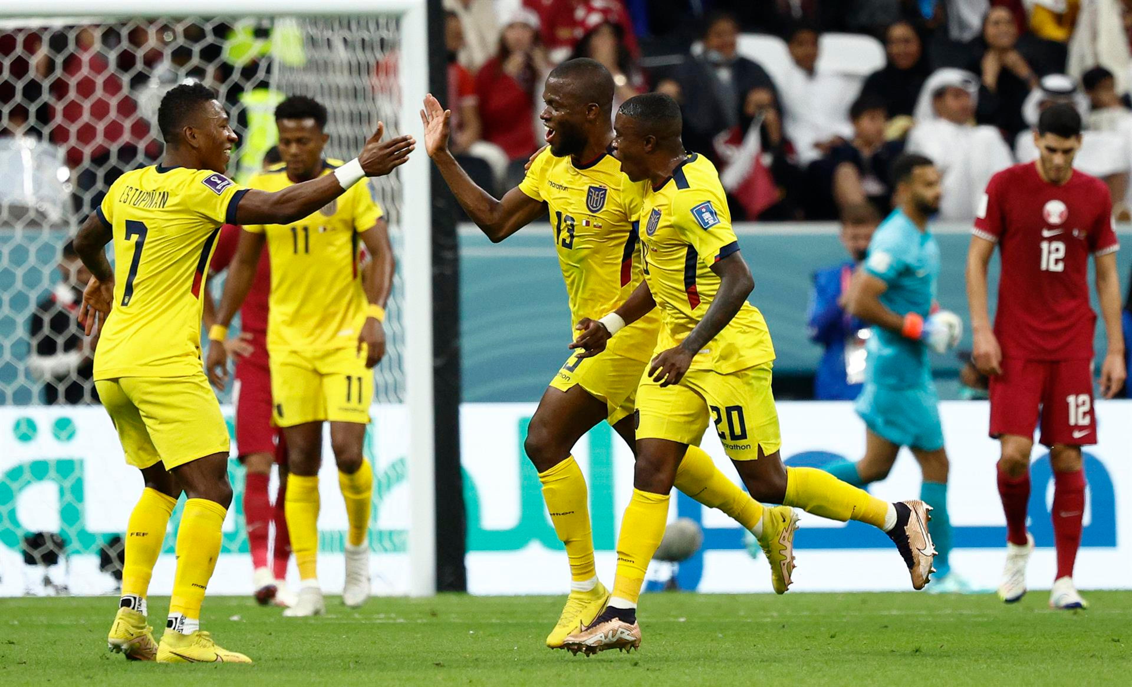 Próximo de chegar ao Inter, Enner Valencia agradece carinho e anota mais uma golaço pelo Fenerbahçe