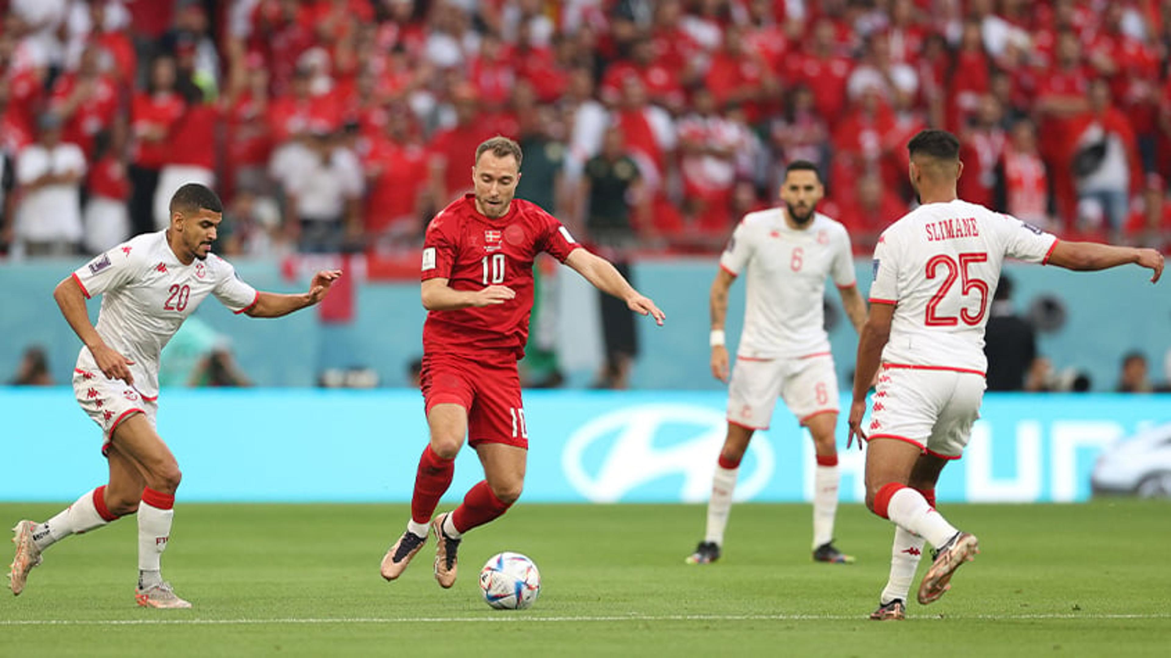 Em partida de baixo nível técnico, Dinamarca e Tunísia empatam ao estrearem na Copa do Mundo