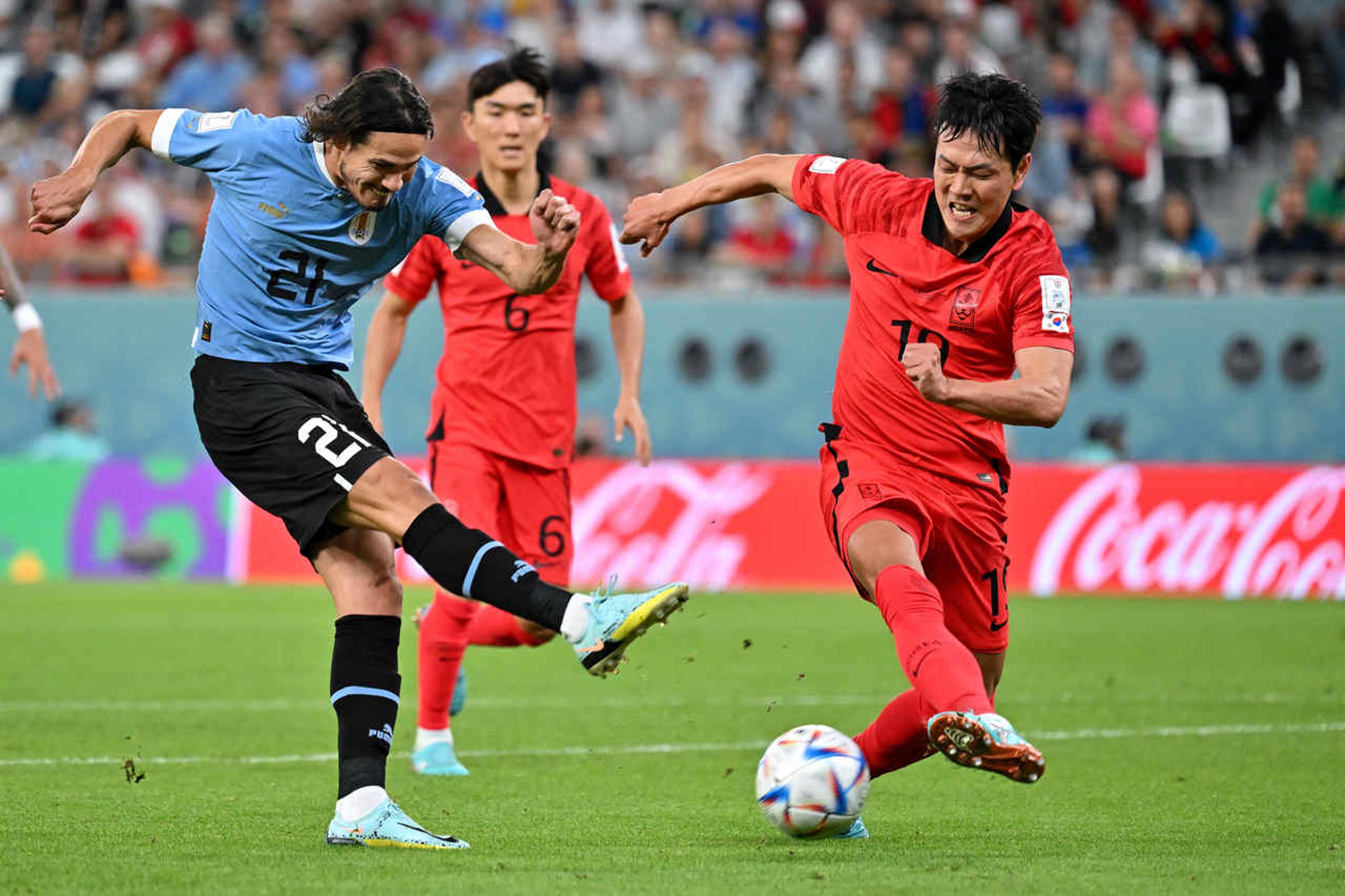 Em jogo de poucas chances, Uruguai e Coreia do Sul ficam no empate sem gols em estreia da Copa do Mundo