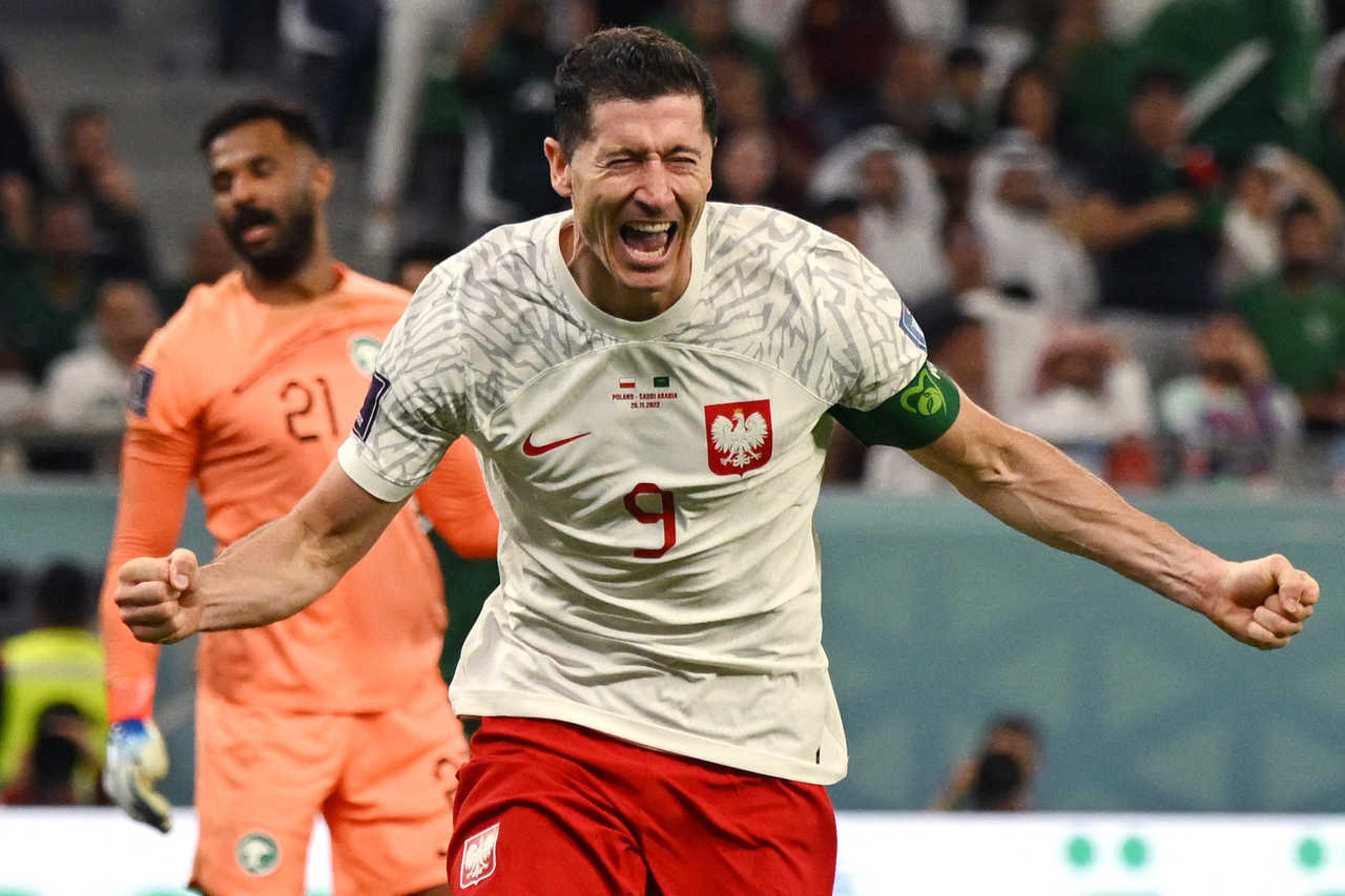 Lewandowski marca primeiro gol em Copas, chora, e Polônia vence Arábia Saudita