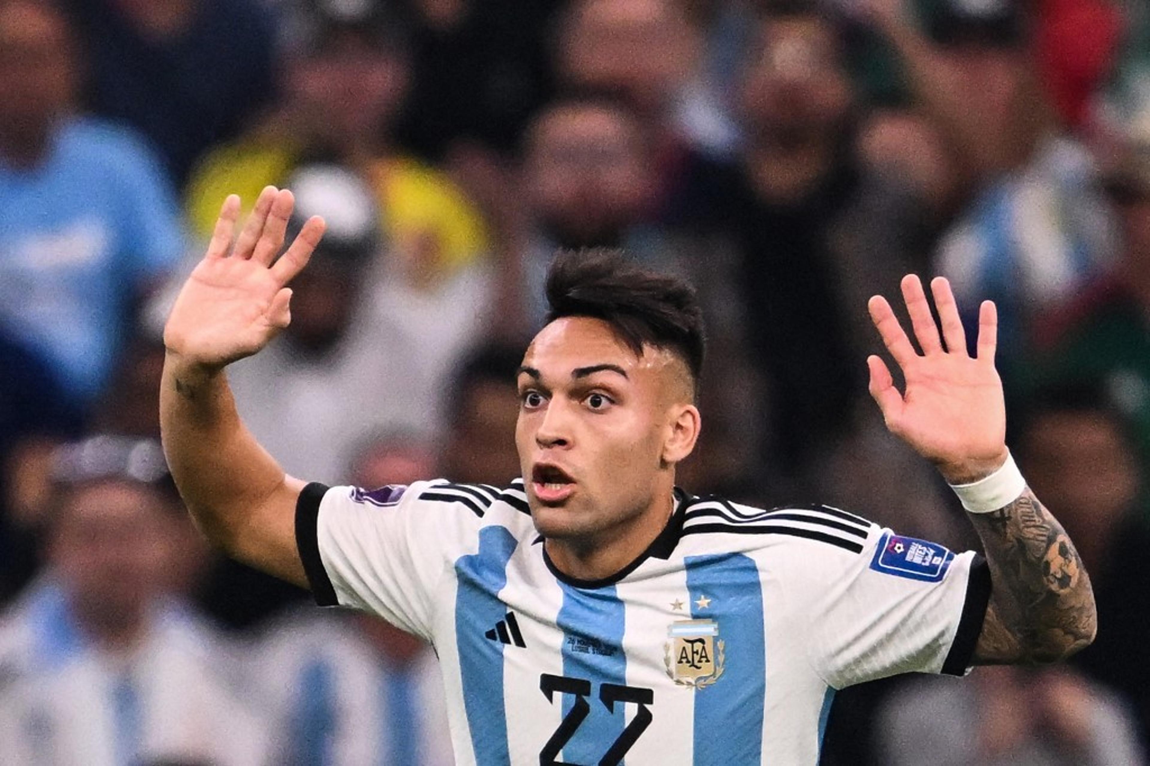 Web critica atuação de Lautaro Martinez contra Austrália: ‘Cano faria quatro gols’