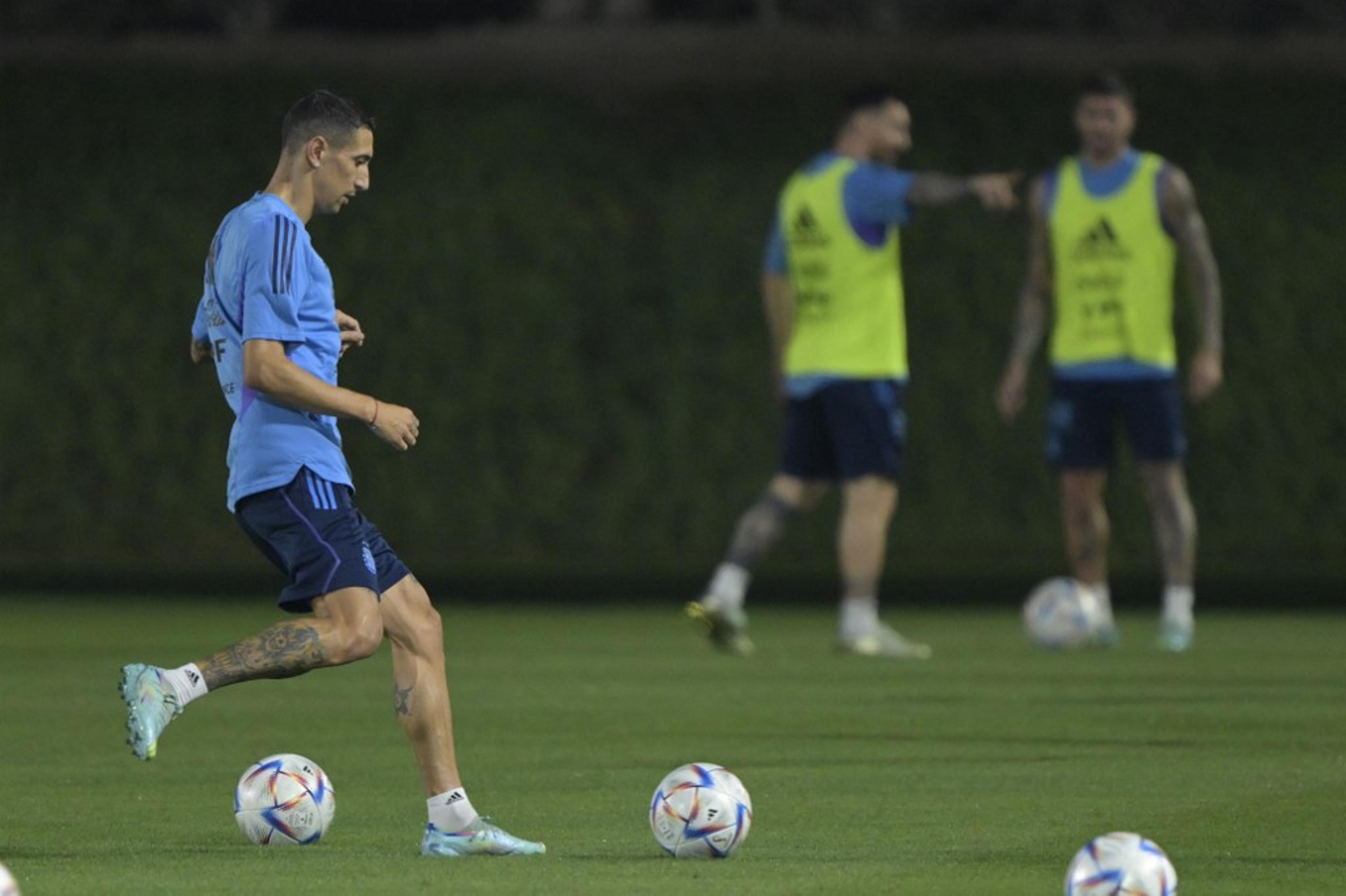 Argentina testa nova escalação antes do jogo contra a Holanda