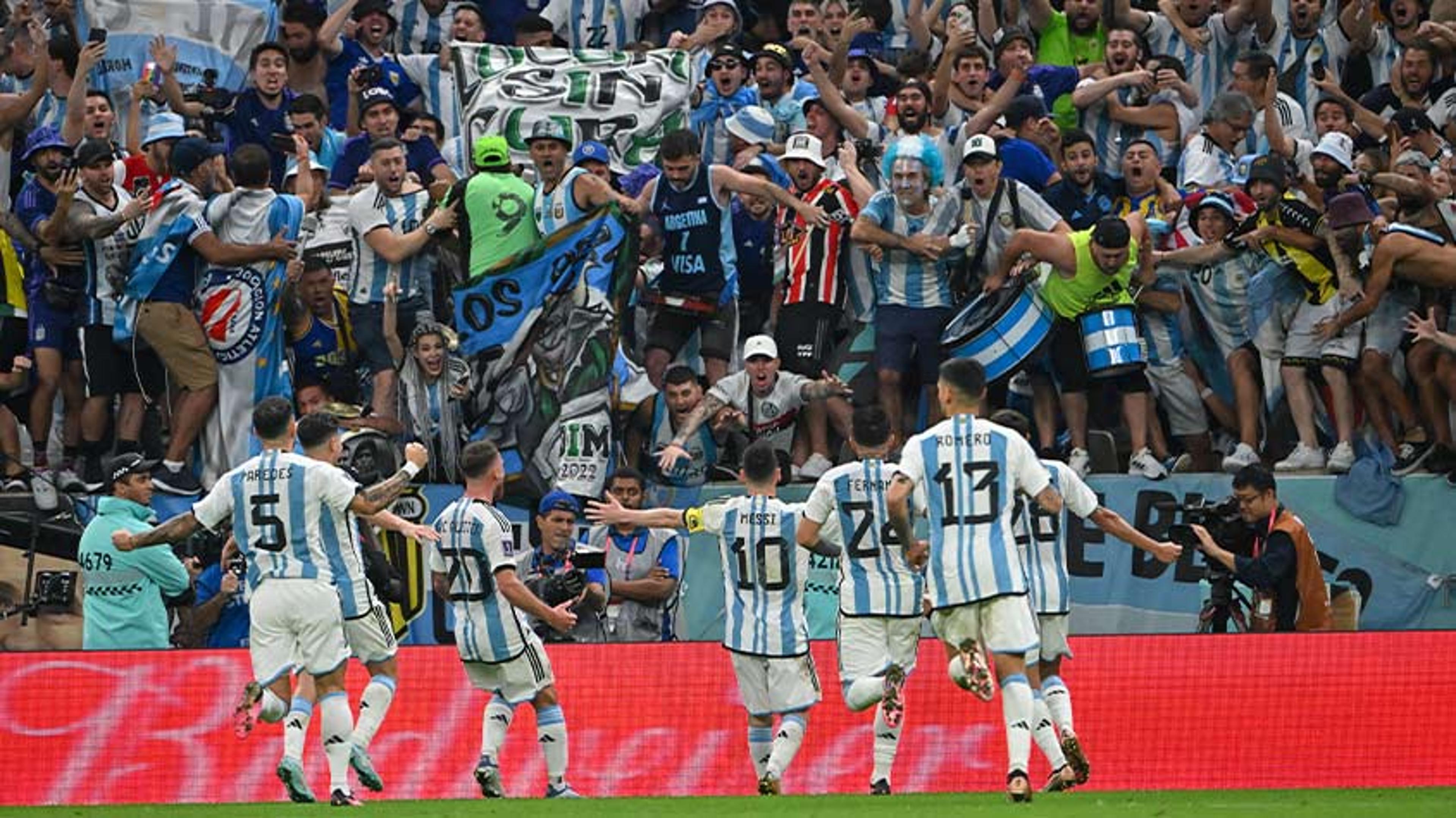 Elenco da Argentina acompanha vídeo emocionante antes de semifinal da Copa do Mundo