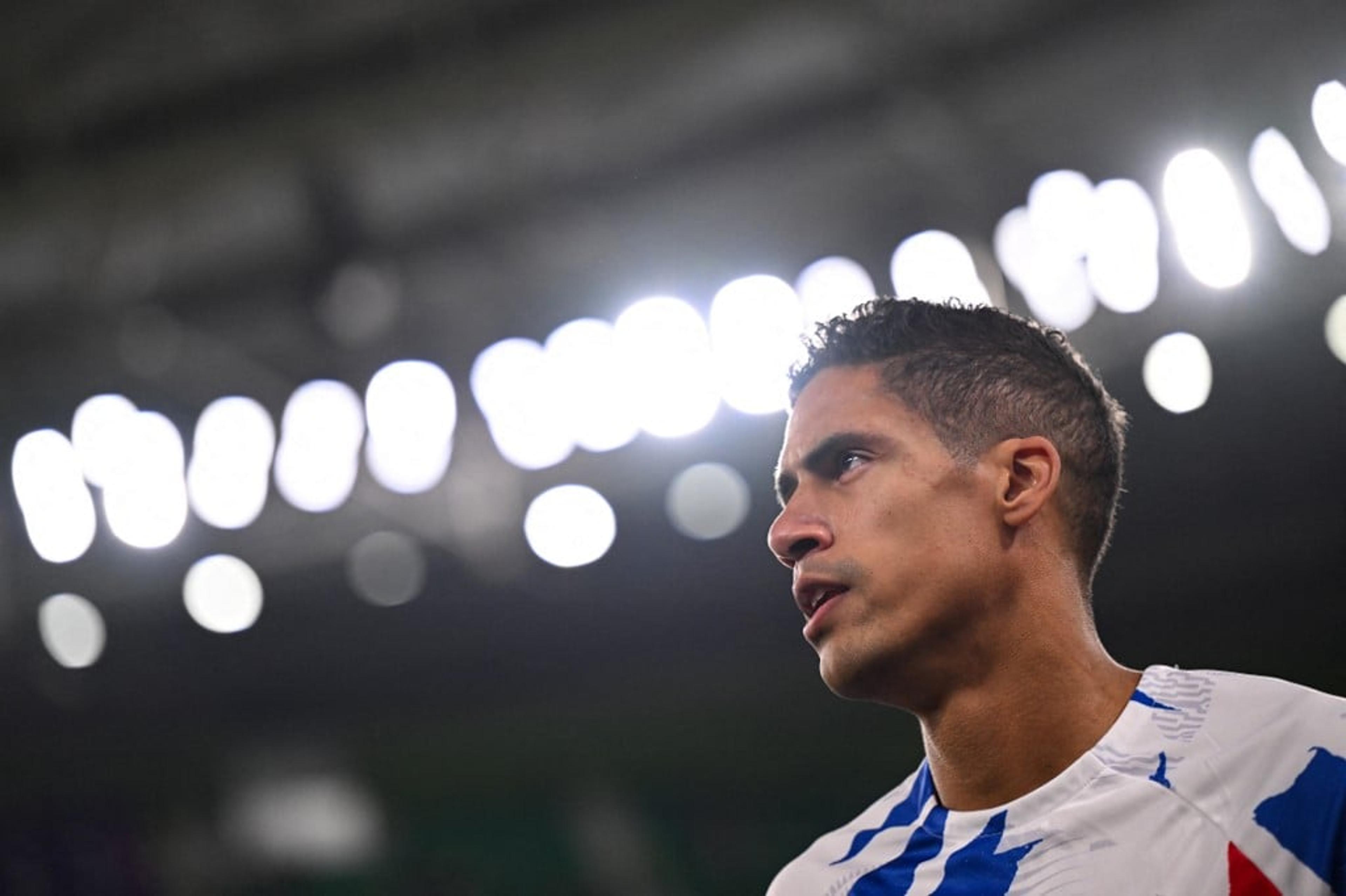 Ex-Real Madrid e Manchester United, Varane acerta com clube inusitado