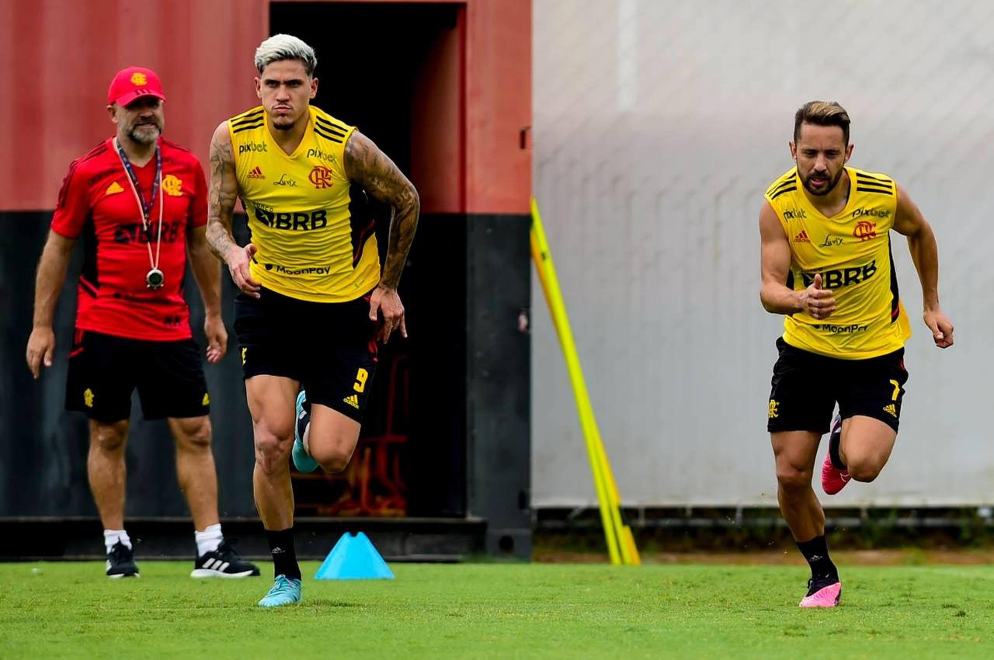 VÍDEO: Na reapresentação ao Flamengo, Pedro já utiliza o número 9