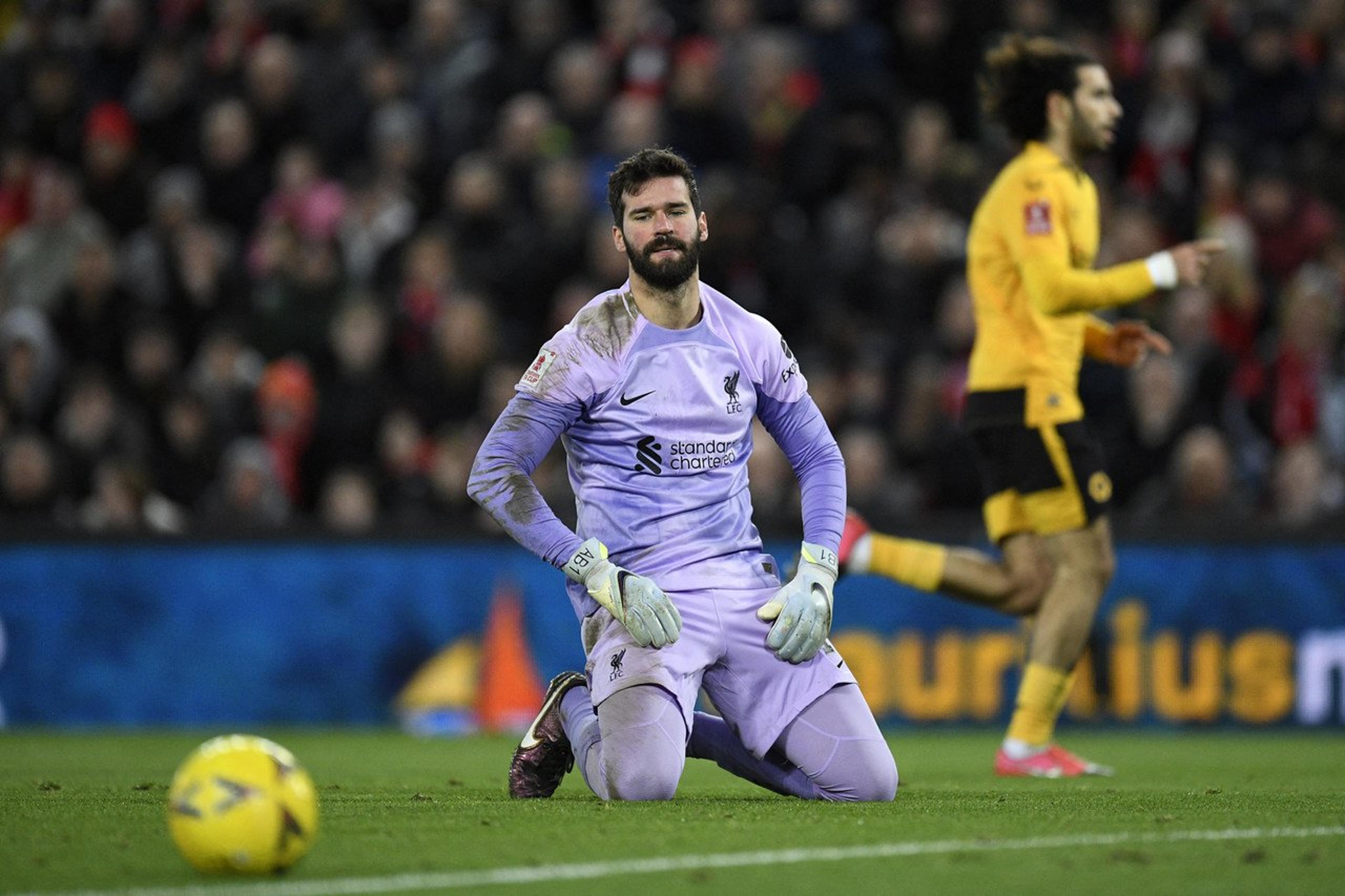 Al-Nassr tem interesse em contratar Alisson, goleiro do Liverpool, diz site