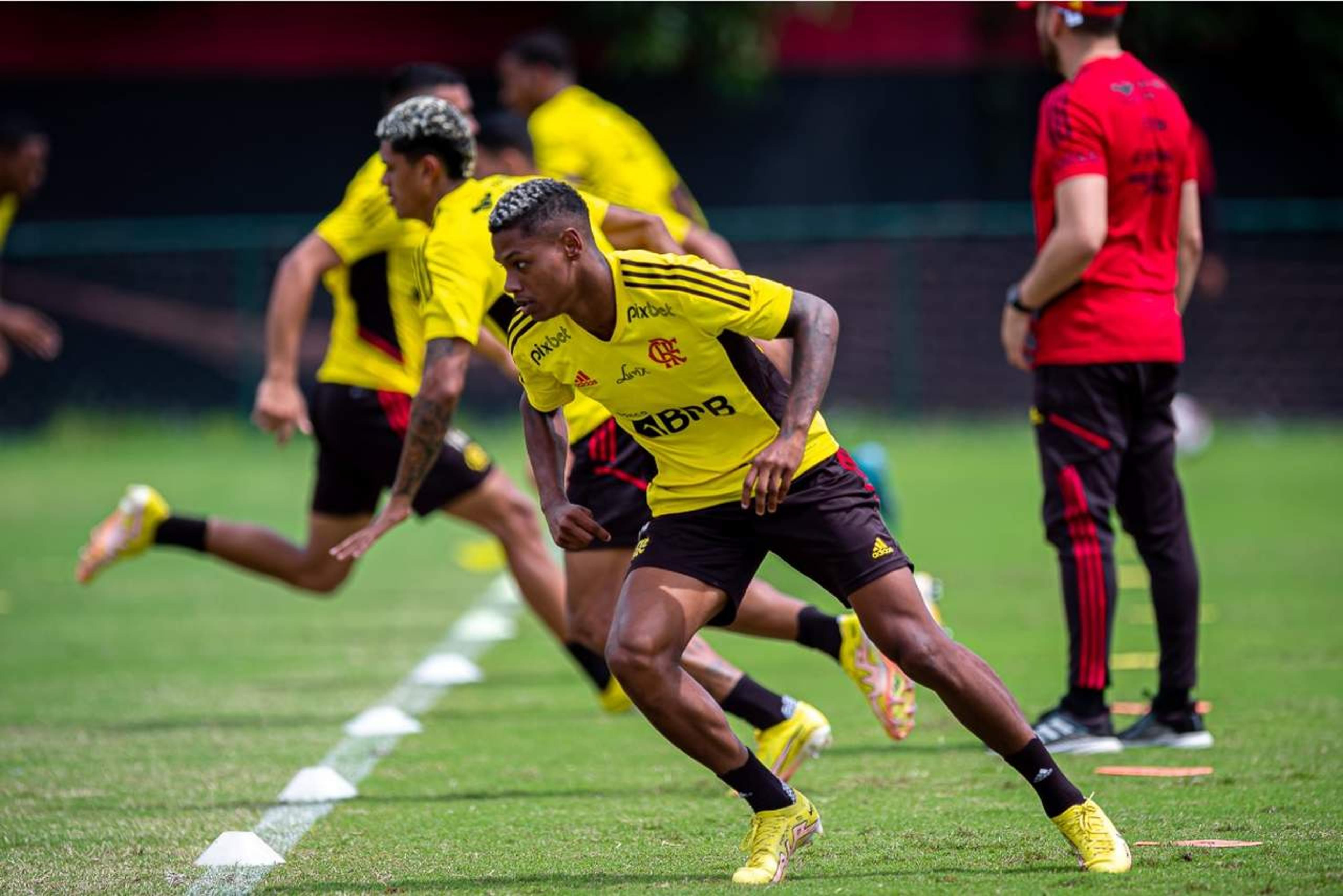 Flamengo finaliza preparação para estreia do Carioca; saiba a provável escalação e onde assistir