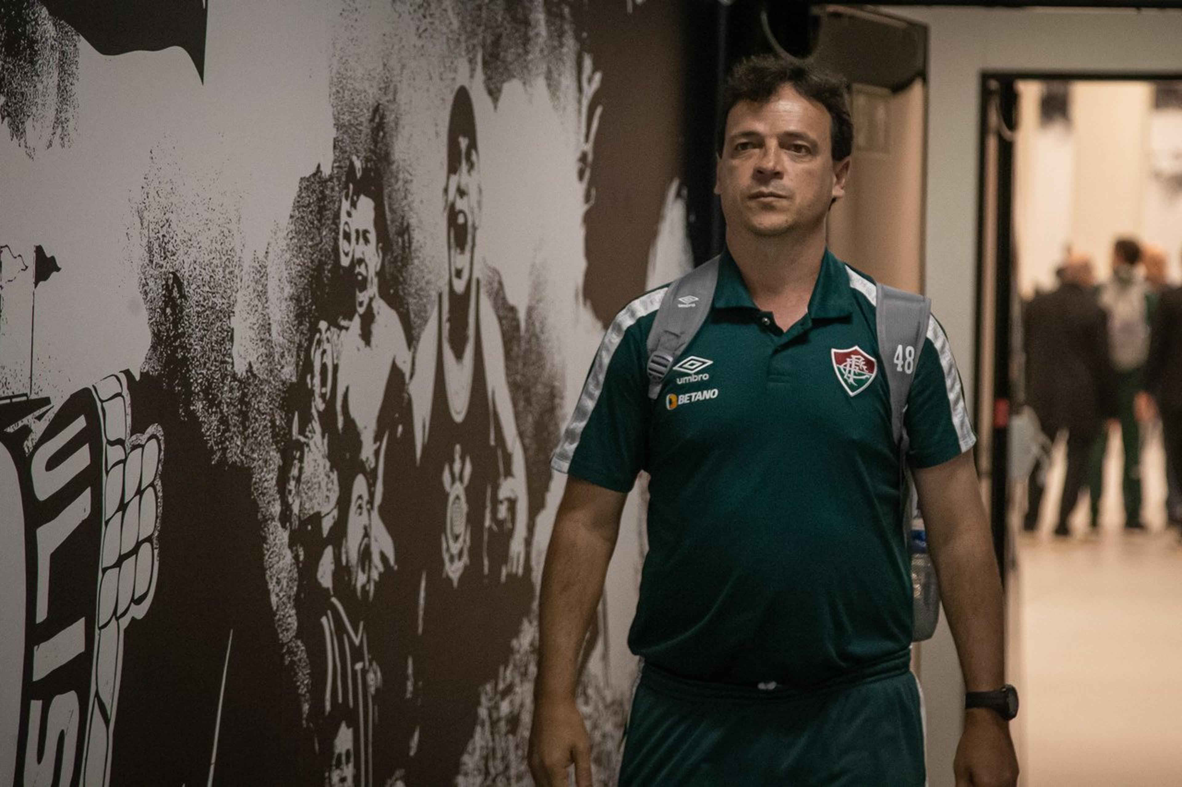 Diniz vive maior sequência de vitórias no comando do Fluminense e vê defesa consistente no início do Carioca