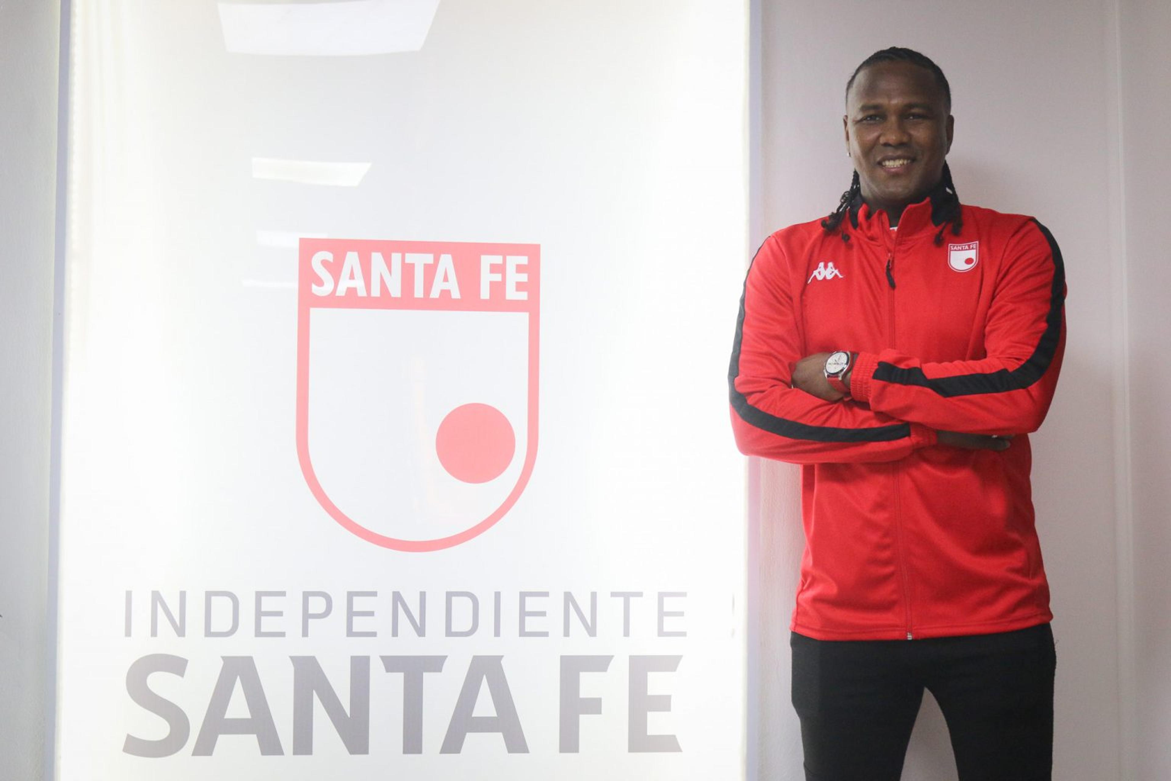 Negócio fechado: Hugo Rodallega é anunciado em novo clube