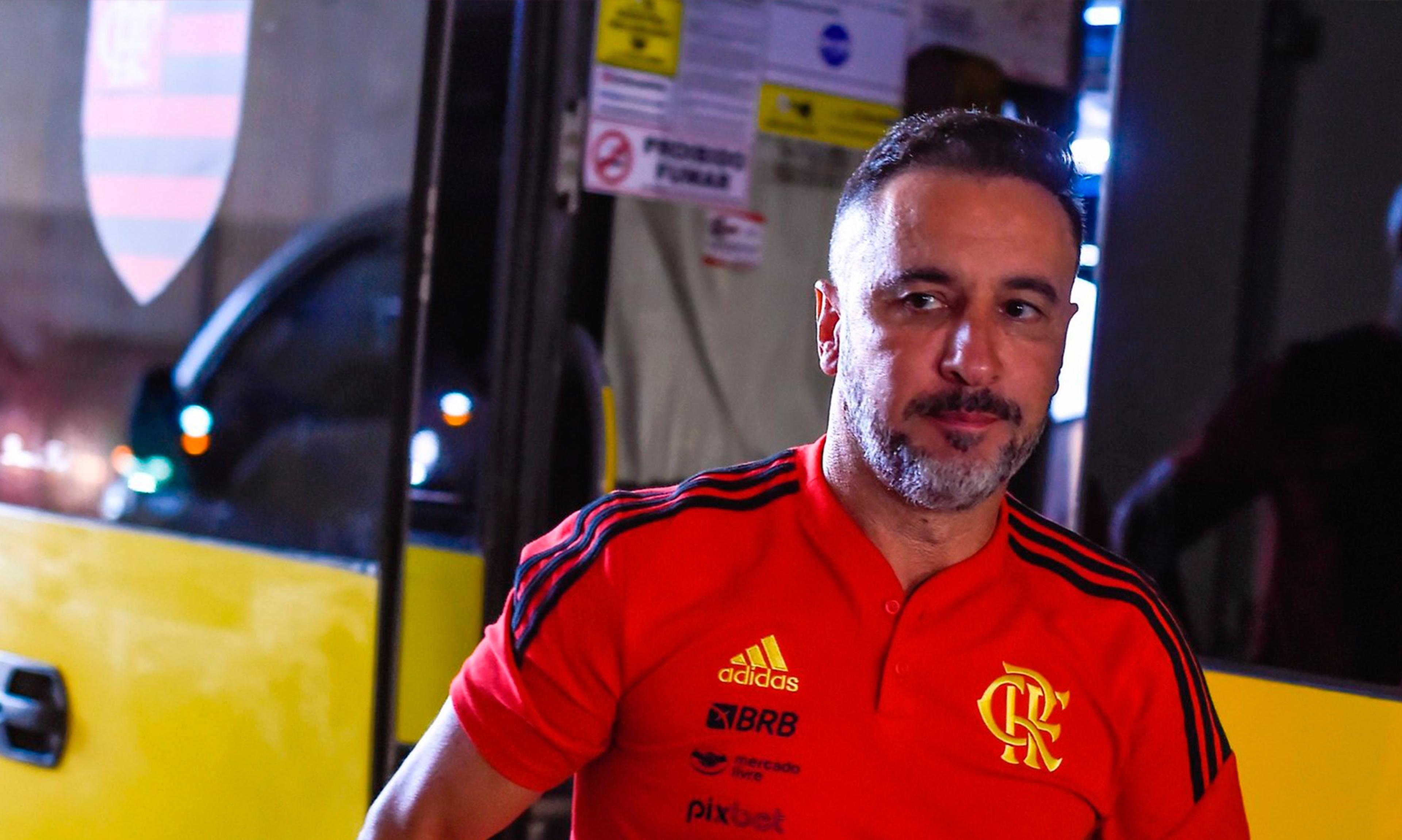 VÍDEO: Pressão no Flamengo? ‘É o combustível que preciso’, diz Vítor Pereira