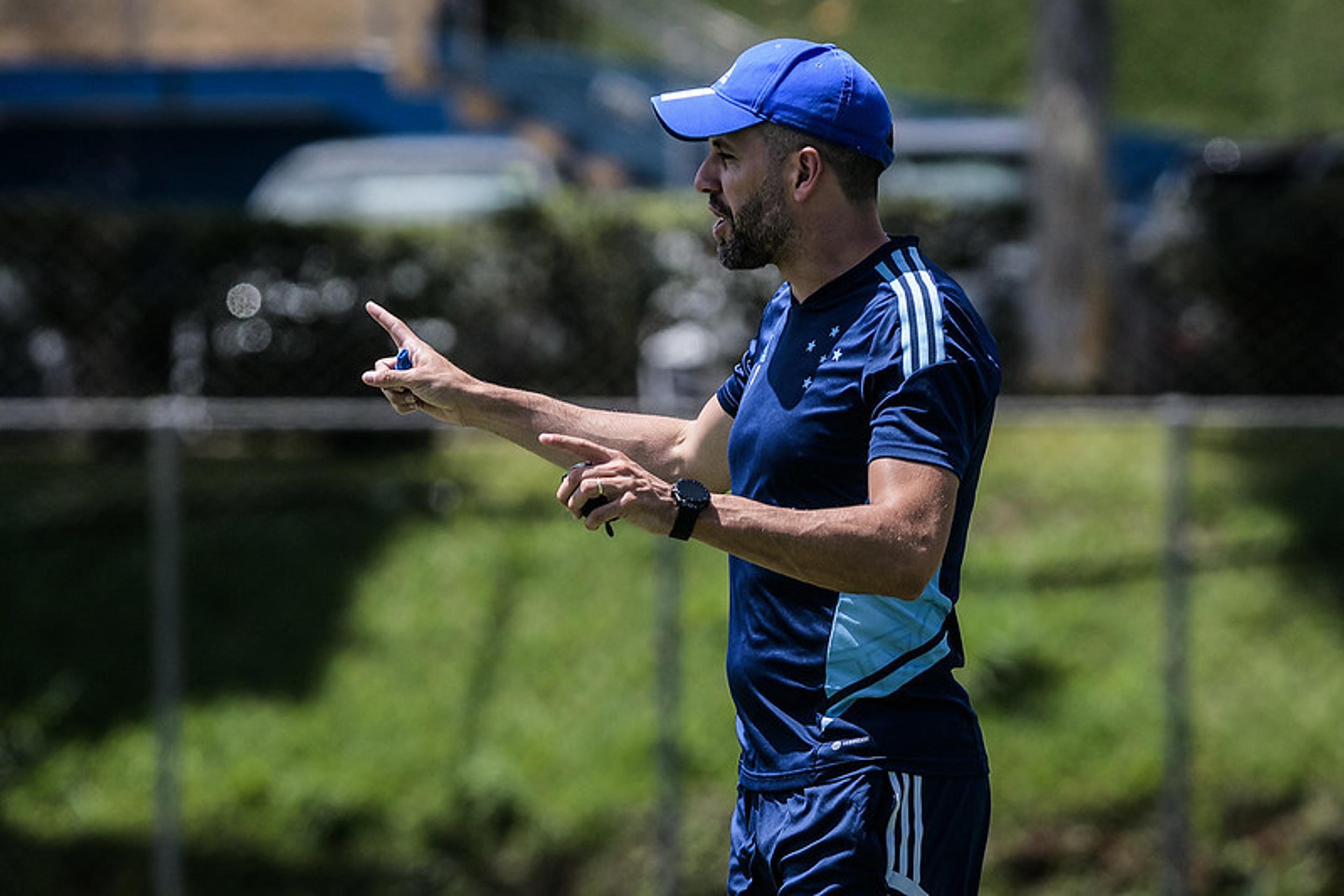 Jogo entre Cruzeiro e Atlético-MG pode marcar primeira vitória em clássicos de Pezzolano e Coudet