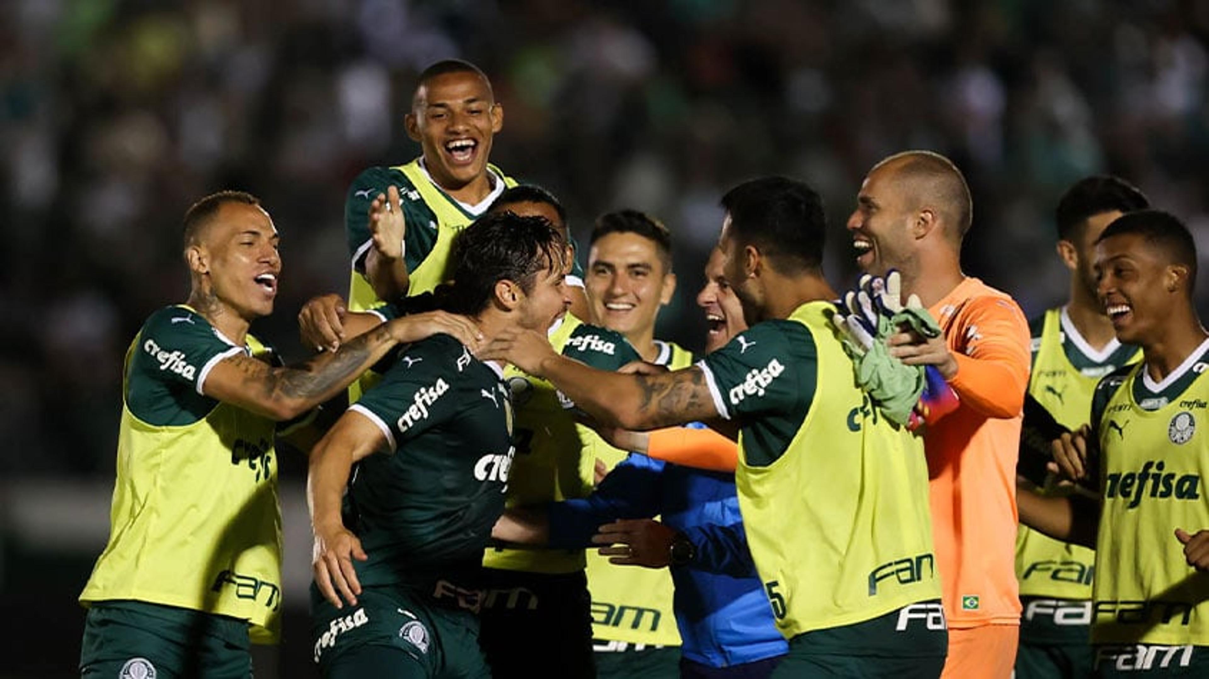 Com golaço de Veiga, Palmeiras bate o Botafogo-SP e vence a primeira no Paulistão