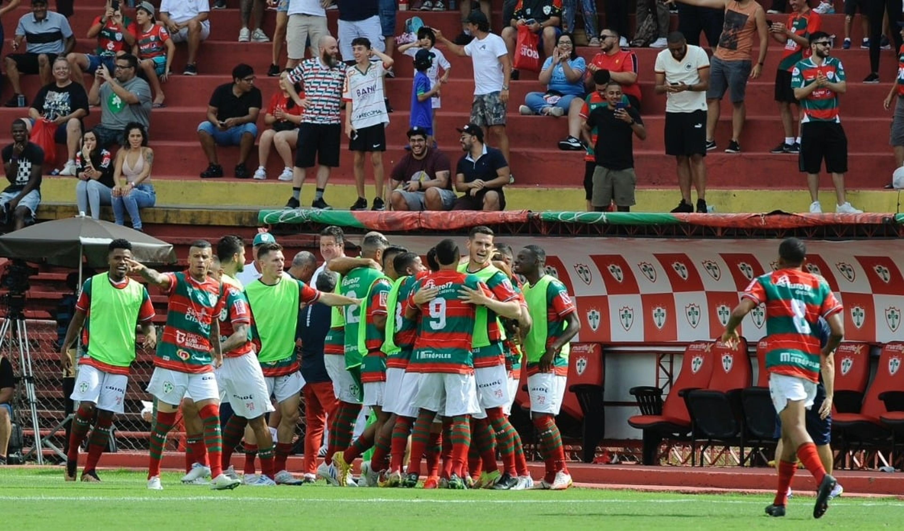 Portuguesa goleia Bragantino e conquista 1ª vitória no Paulistão