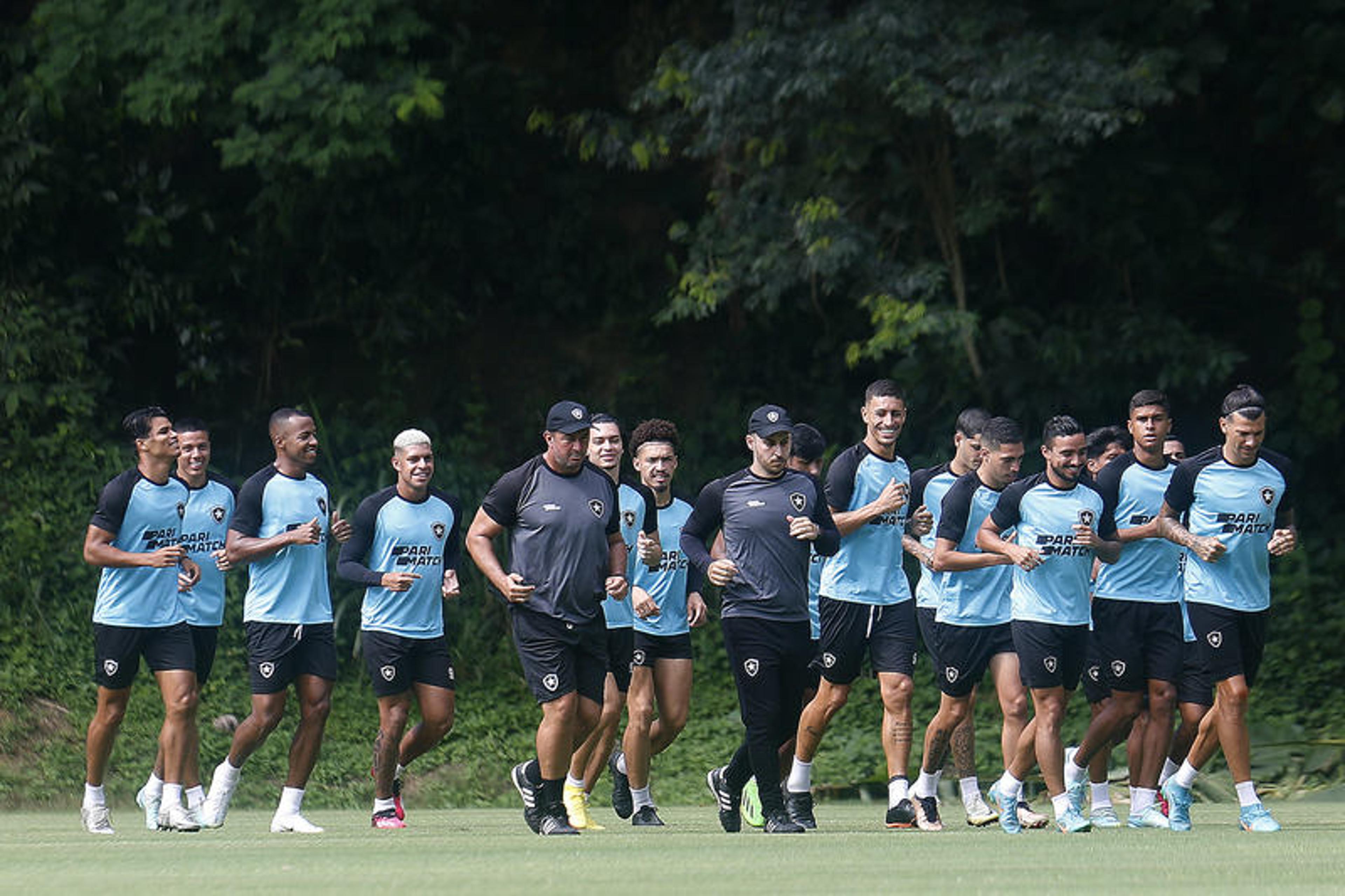 Botafogo tenta evoluir na defesa para ser mais eficiente e sofrer menos