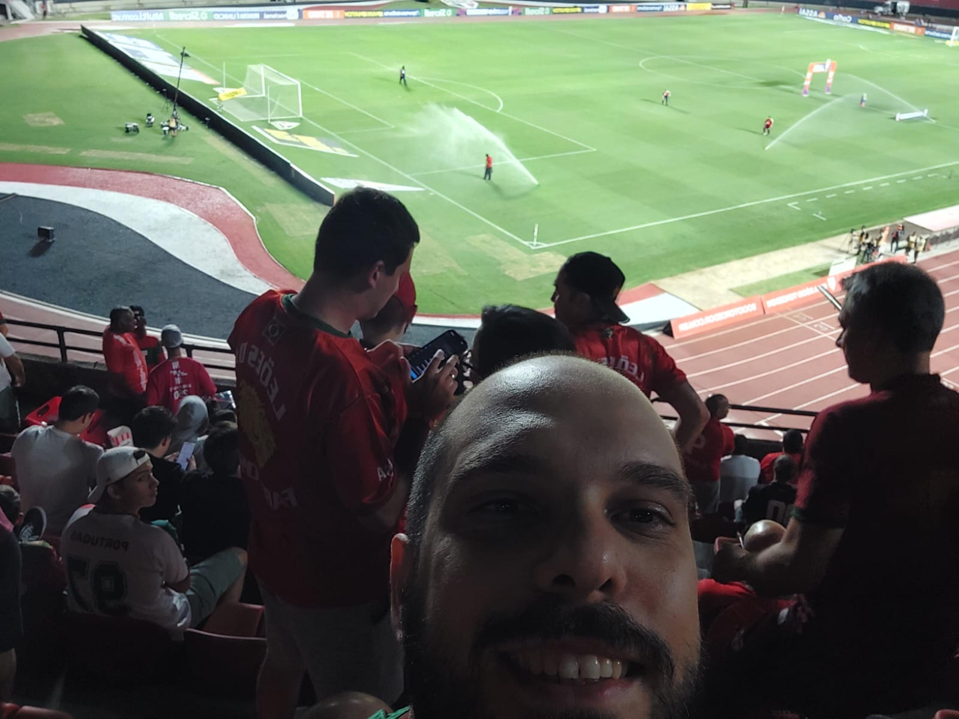 Contra o São Paulo, torcedores da Portuguesa se emocionam com volta aos clássicos após sete anos de calvário