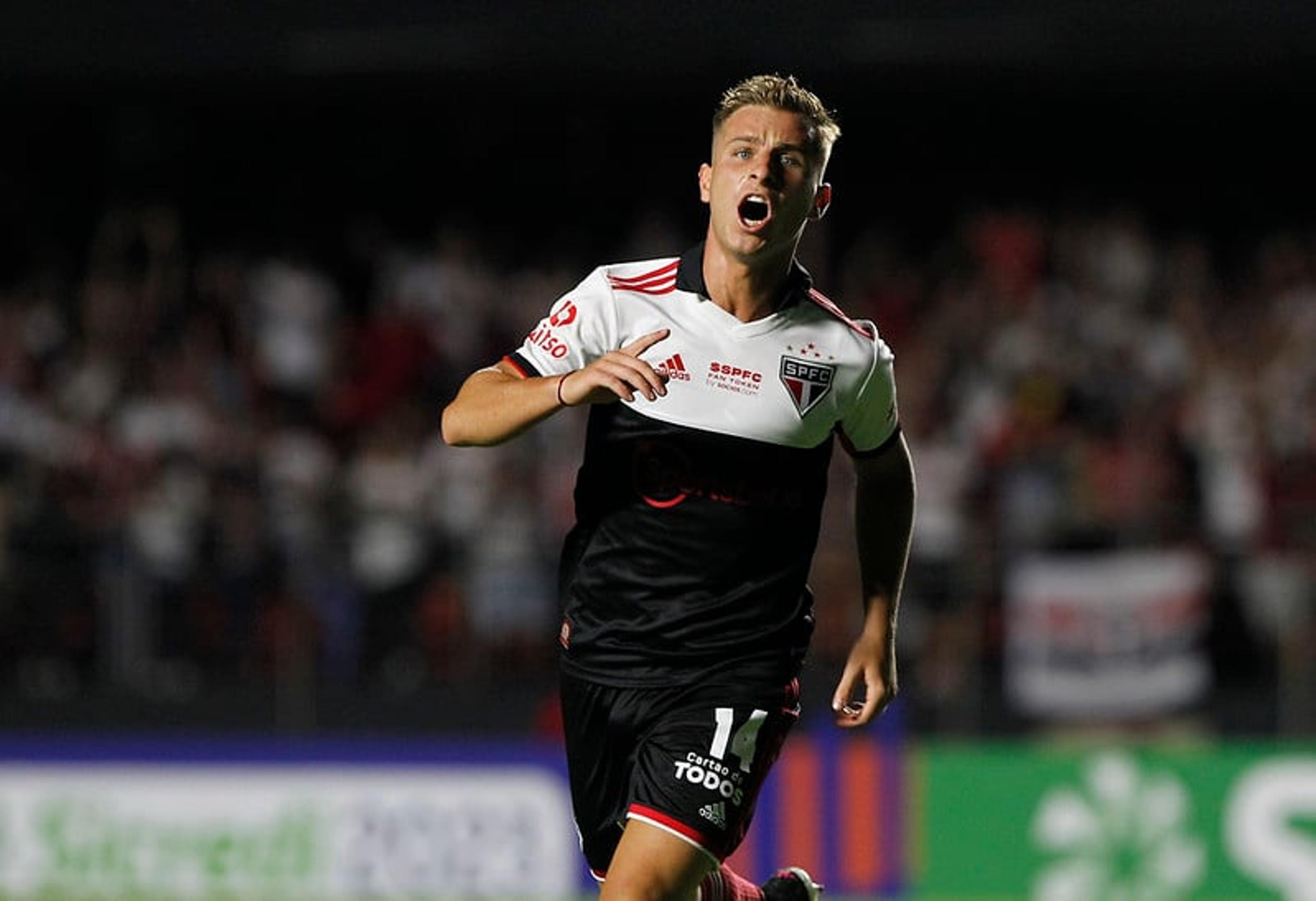 São Paulo desencanta no Morumbi, goleia Portuguesa e continua invicto no Campeonato Paulista