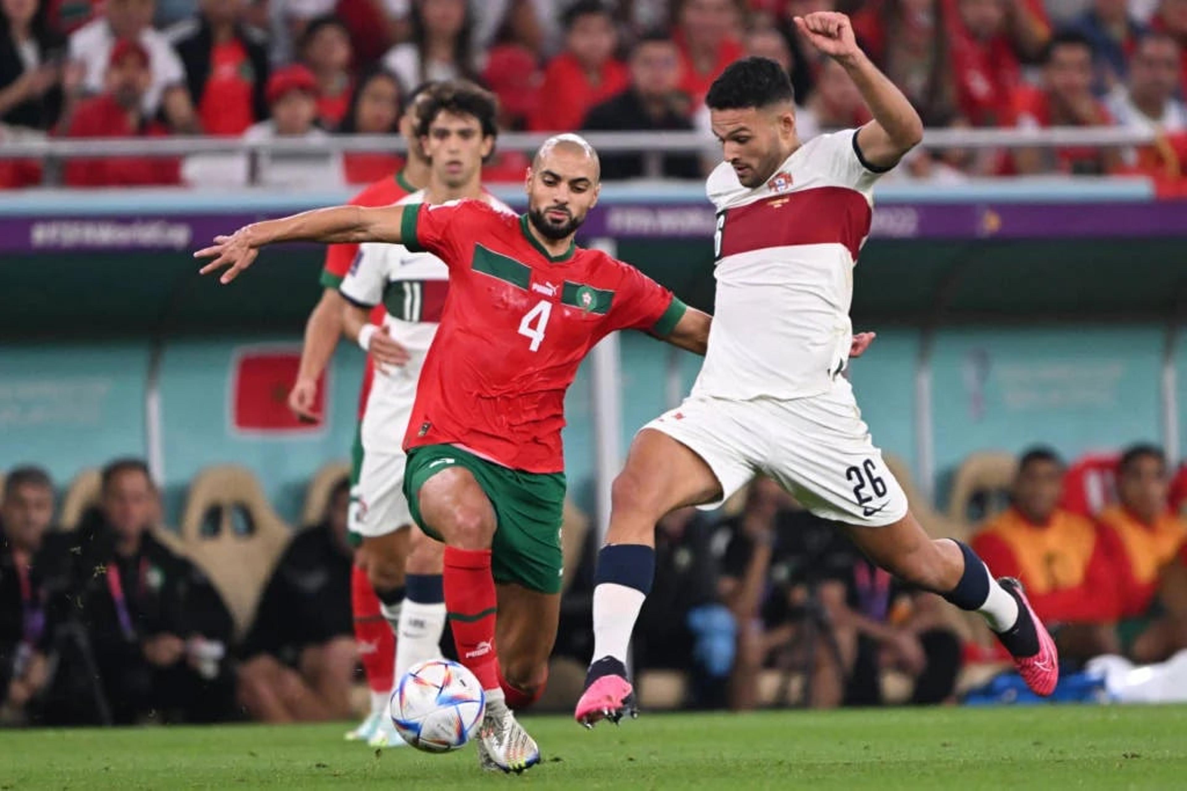 Manchester United anuncia a contratação de Amrabat, destaque de Marrocos na Copa do Mundo de 2022