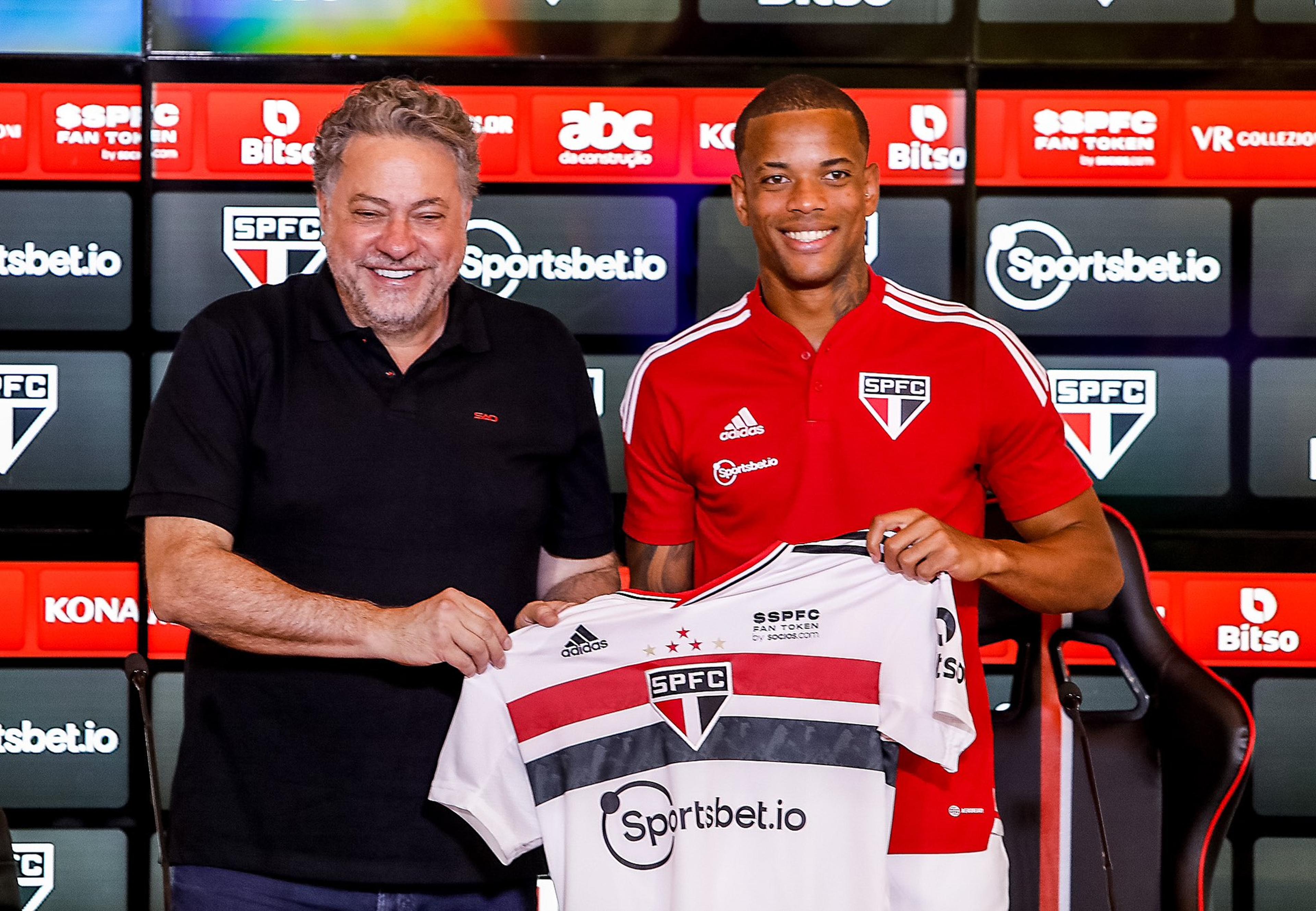 Agora no São Paulo, Caio vê semelhanças nos trabalhos de Diniz e Ceni: ‘Praticam jogos parecidos’