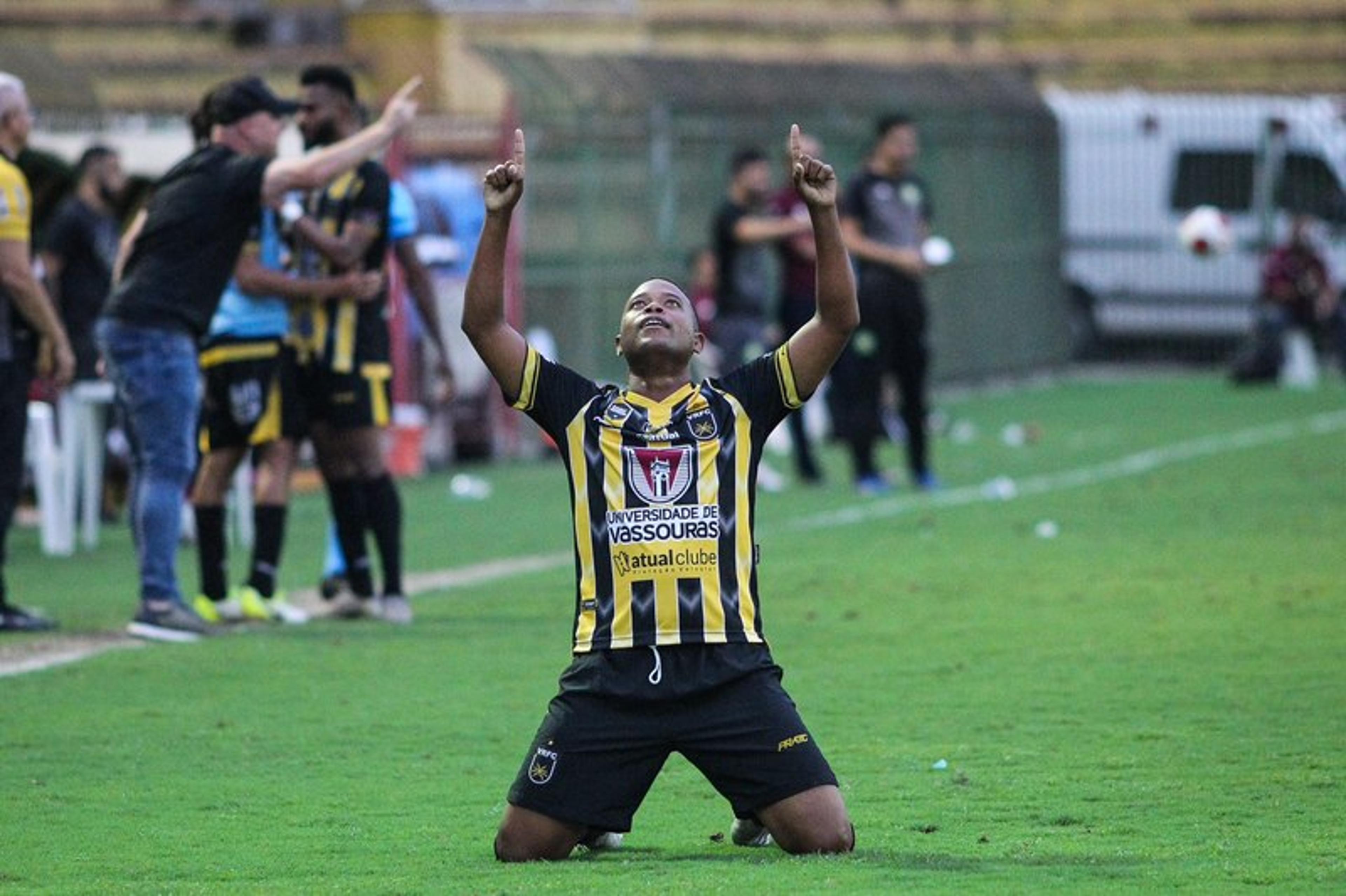 Destaque do Volta Redonda, Luciano Naninho assume liderança de assistências do Cariocão