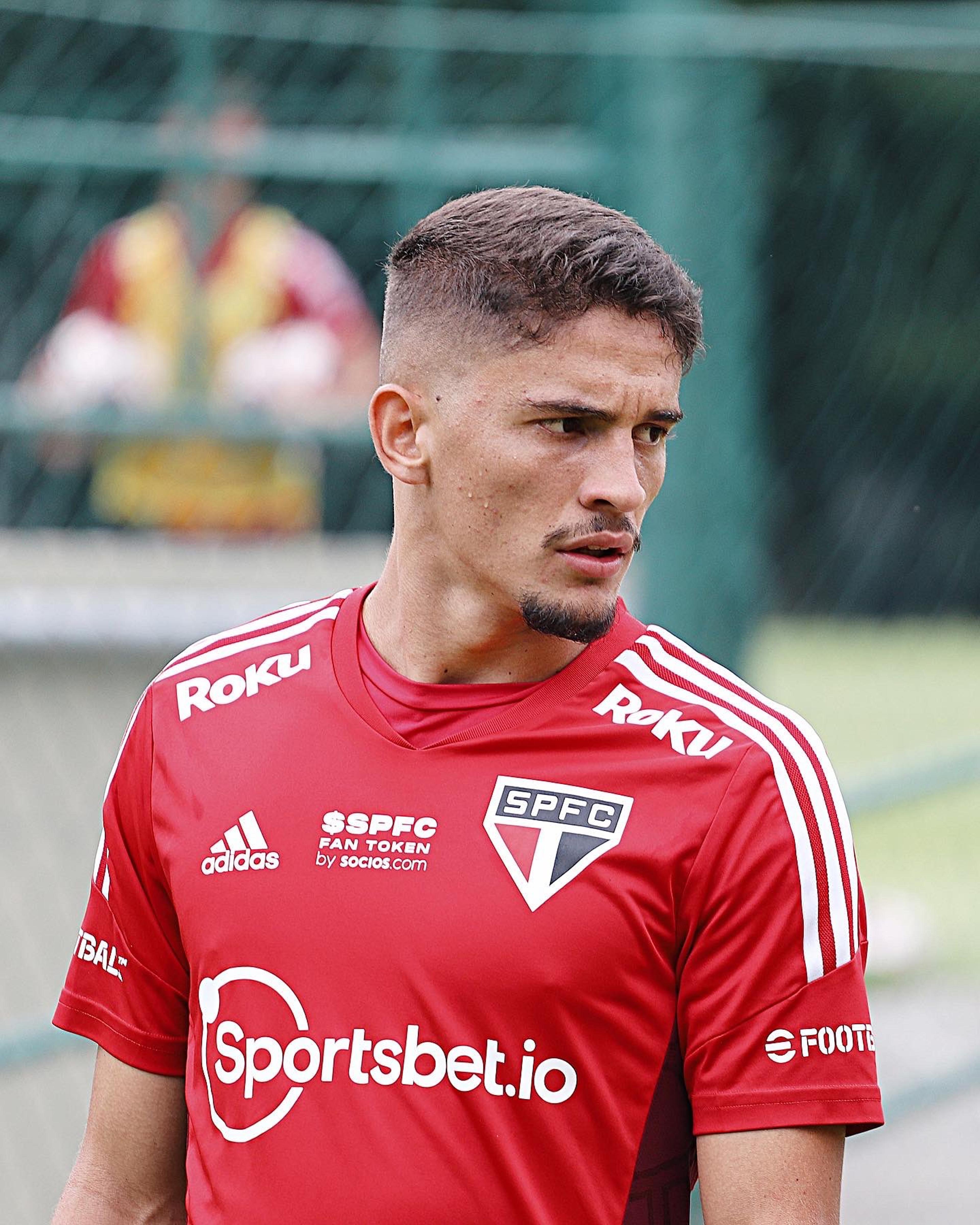 Pablo Maia passa por cirurgia: saiba previsão de retorno do jogador do São Paulo