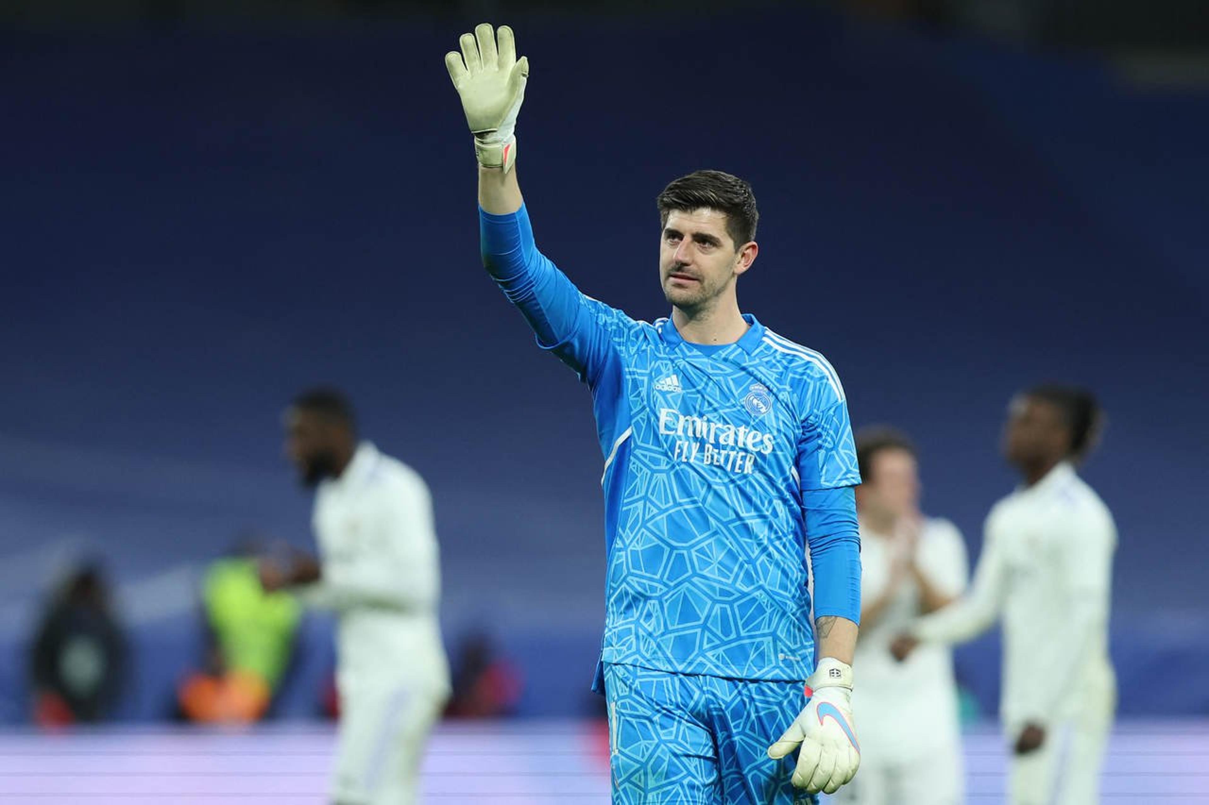 Após meses fora, Courtois volta a treinar com o elenco do Real Madrid; veja vídeo