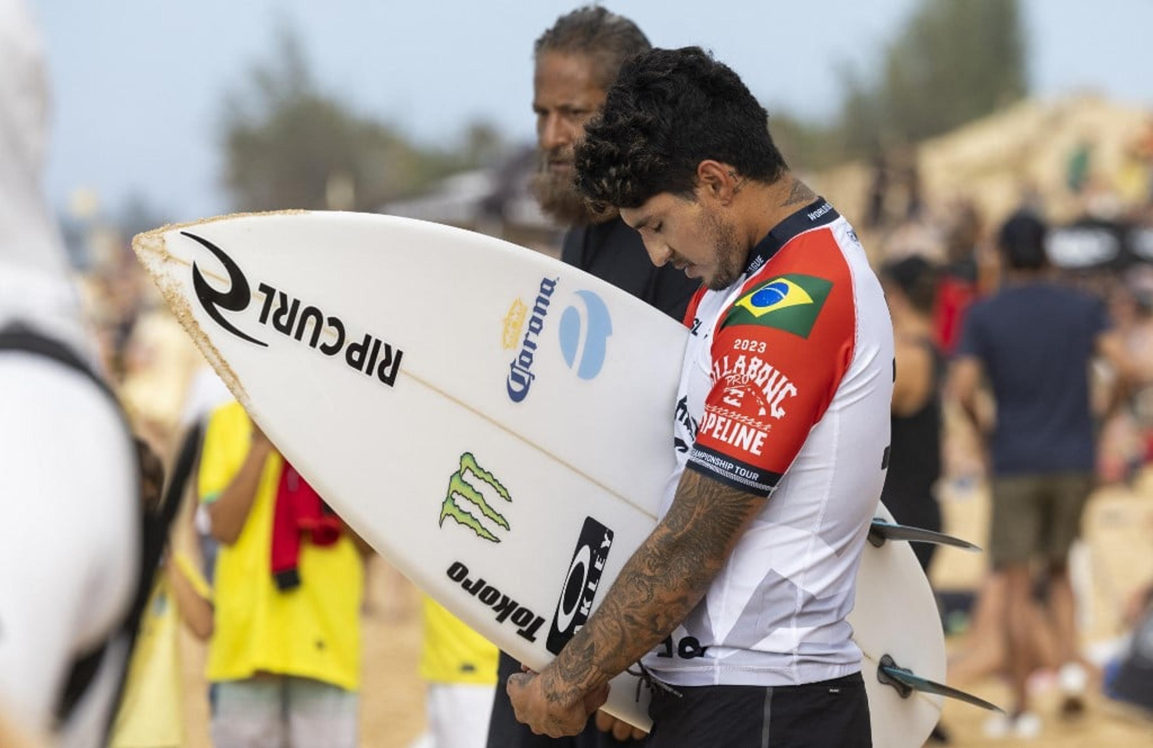 WSL: Gabriel Medina e Tatiana Weston-Webb são eliminados na repescagem em Saquarema