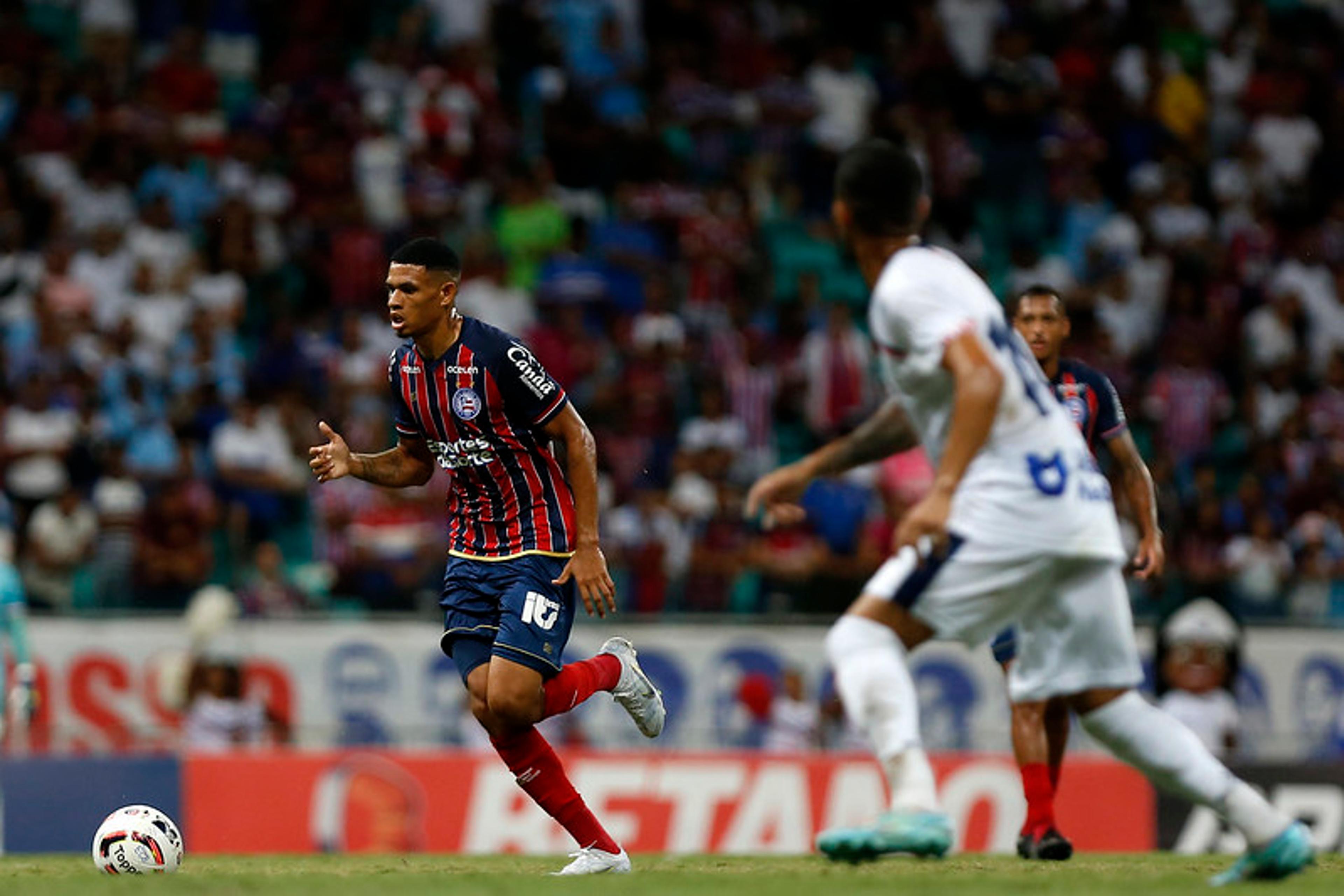 Everaldo faz dois, e Bahia vence Bahia de Feira na Fonte Nova pelo Estadual