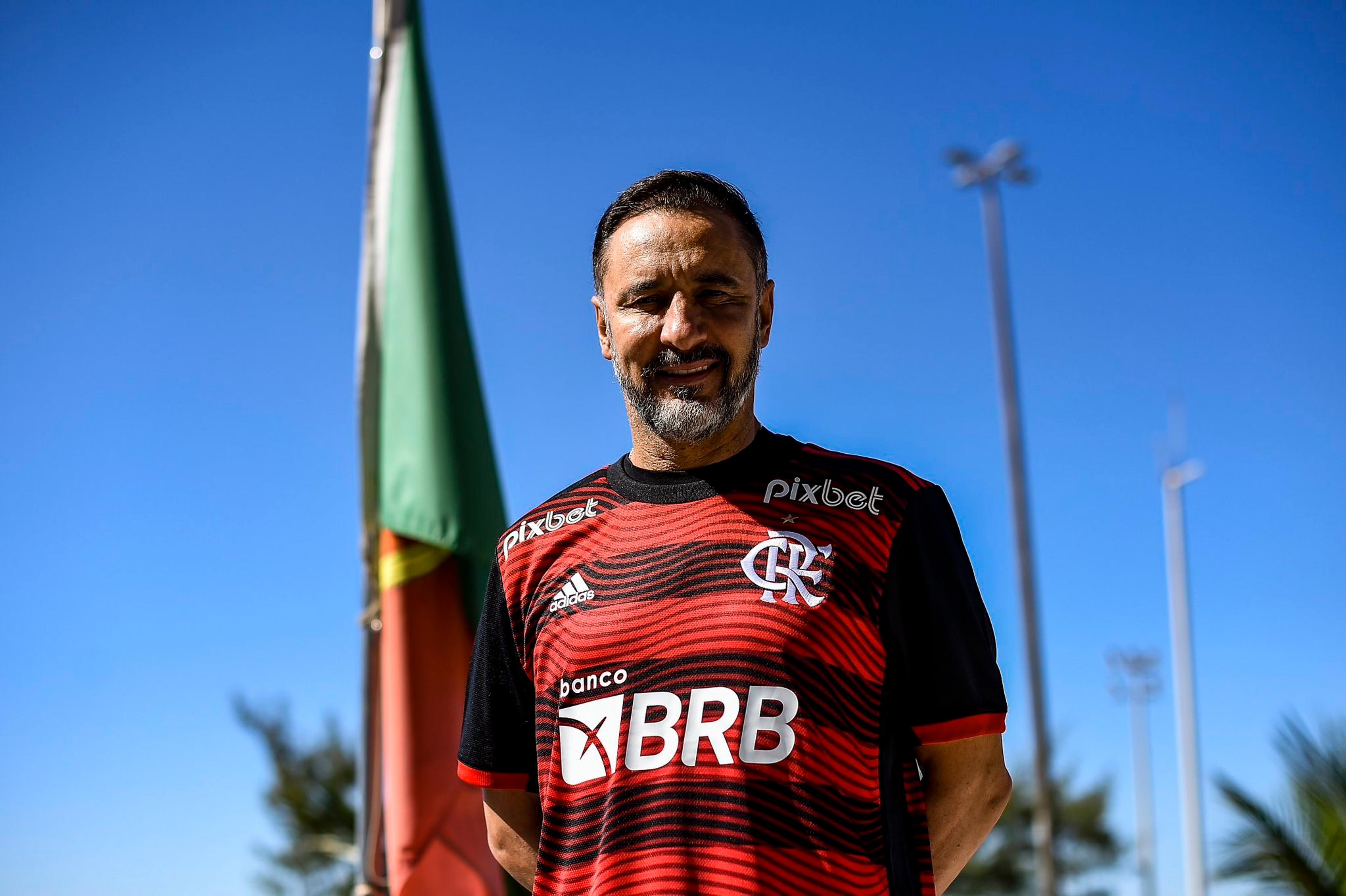 Vítor Pereira vê Flamengo no caminho certo após Mundial: ‘Estamos evoluindo’