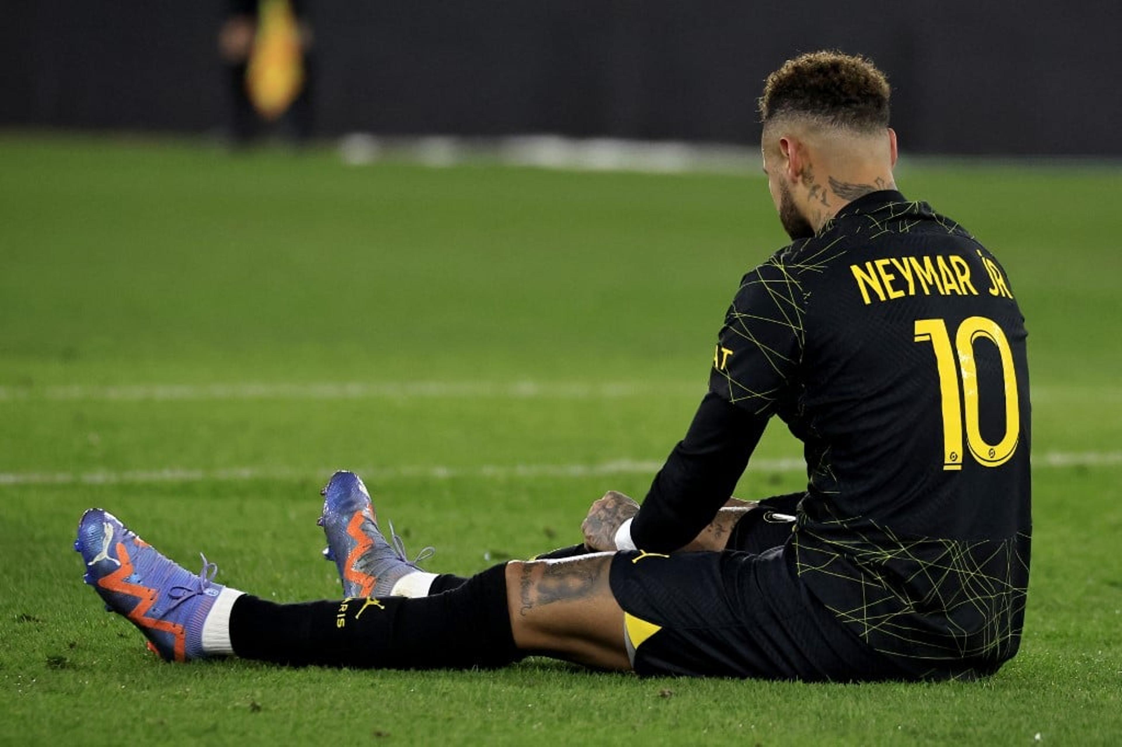 Neymar muda de ideia e deseja permanecer no PSG, afirma jornal