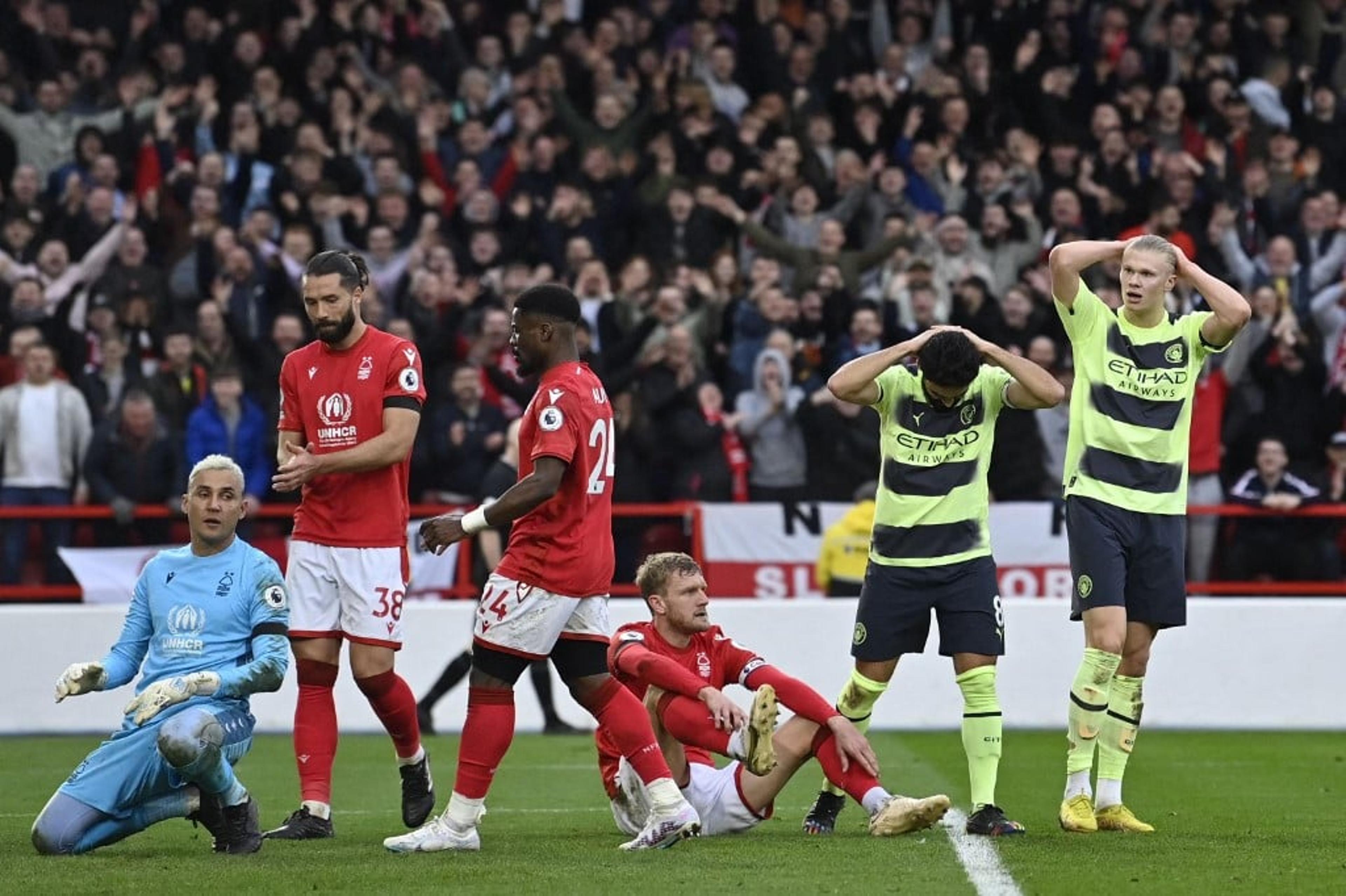 Manchester City empata com Nottingham Forest e perde a liderança da Premier League para o Arsenal