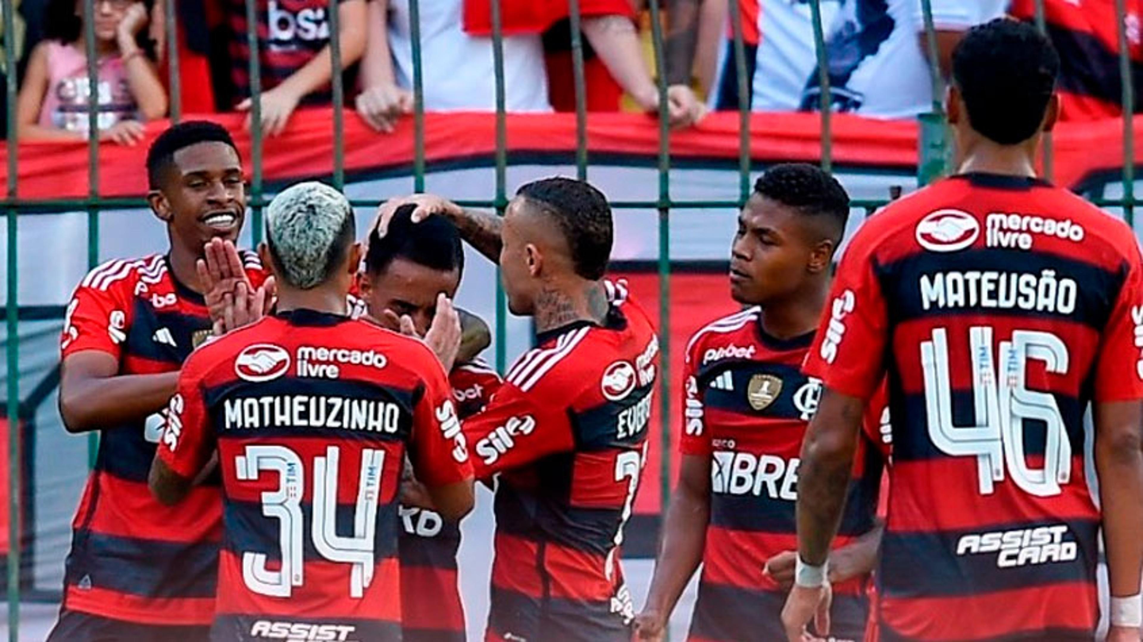 Com novidades, Flamengo divulga escalação para jogo contra o Botafogo