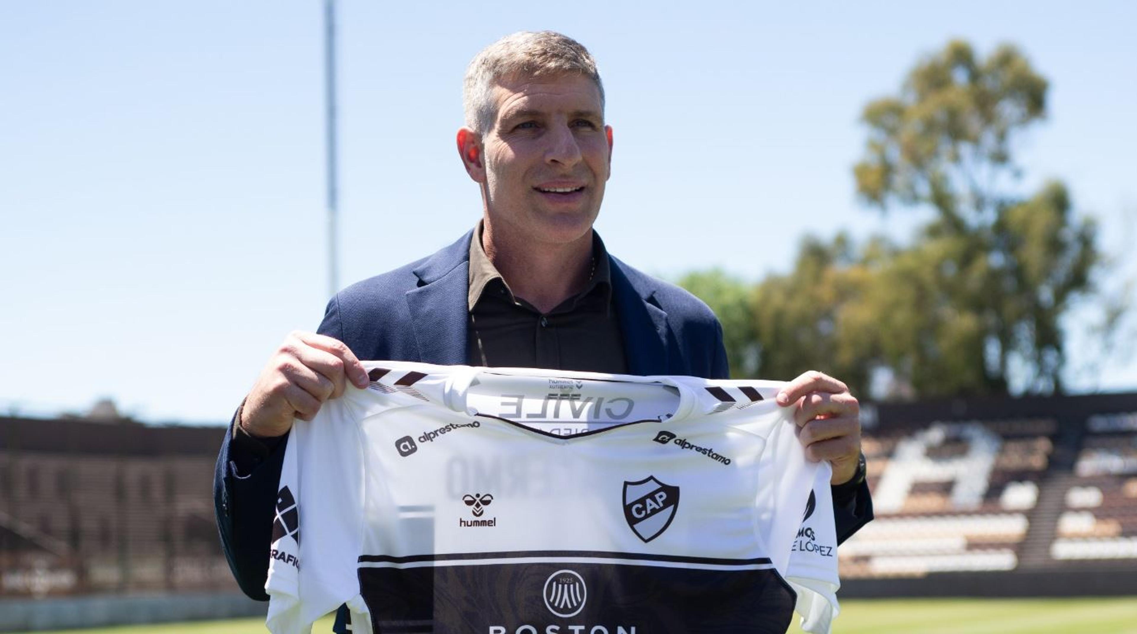 Martín Palermo volta à La Bombonera como treinador rival; saiba mais