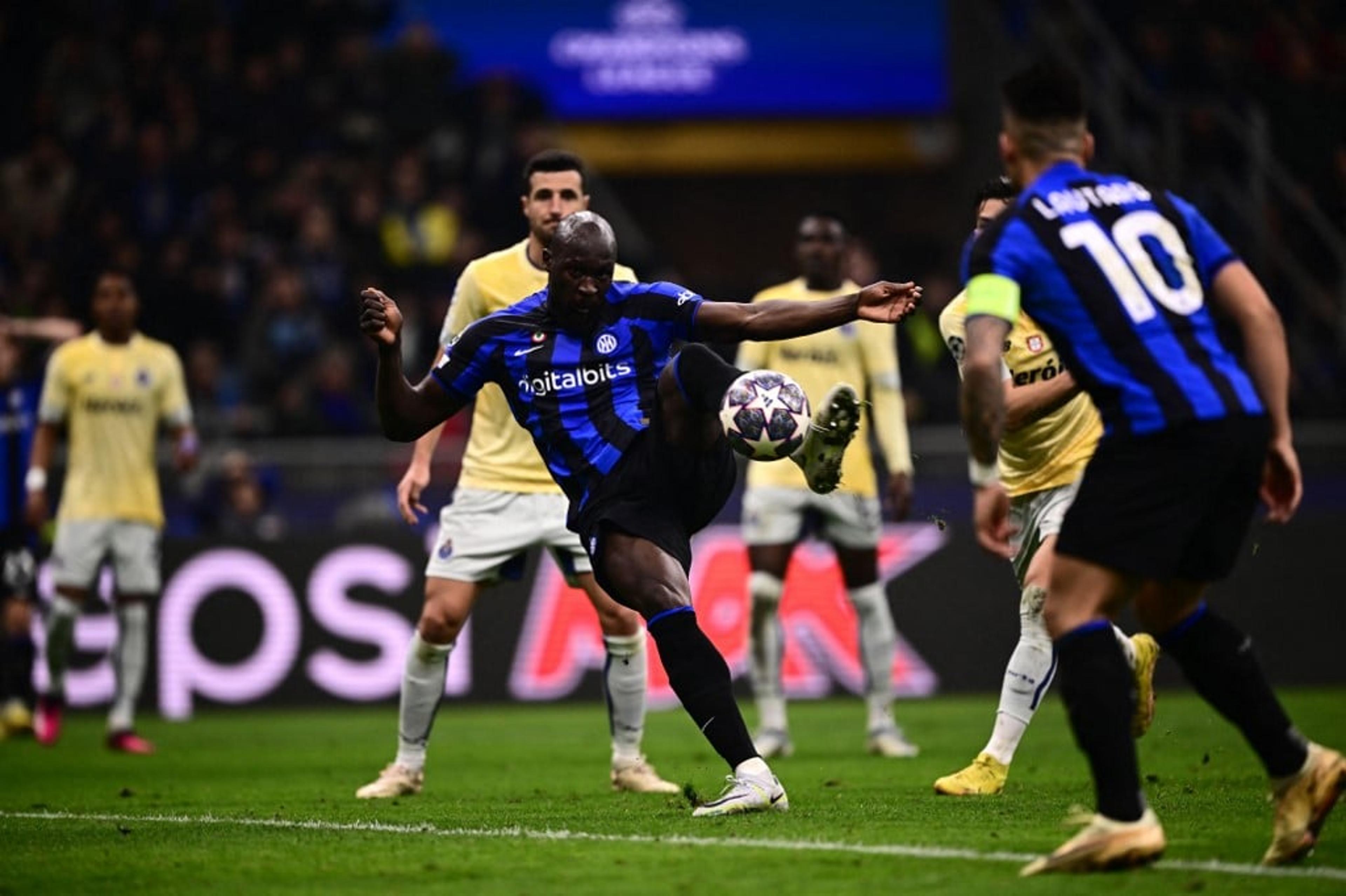 Lukaku marca no fim, Inter de Milão vence Porto e abre vantagem nas oitavas da Champions League