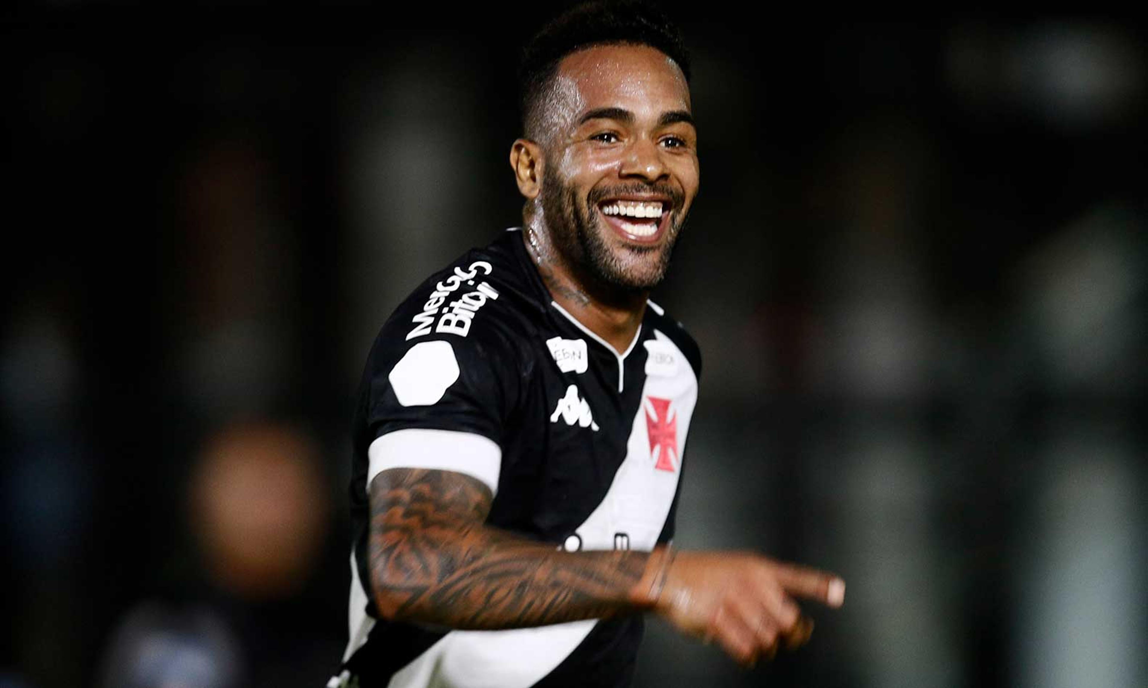 Alex Teixeira dobra números ofensivos e se consolida como titular no Vasco