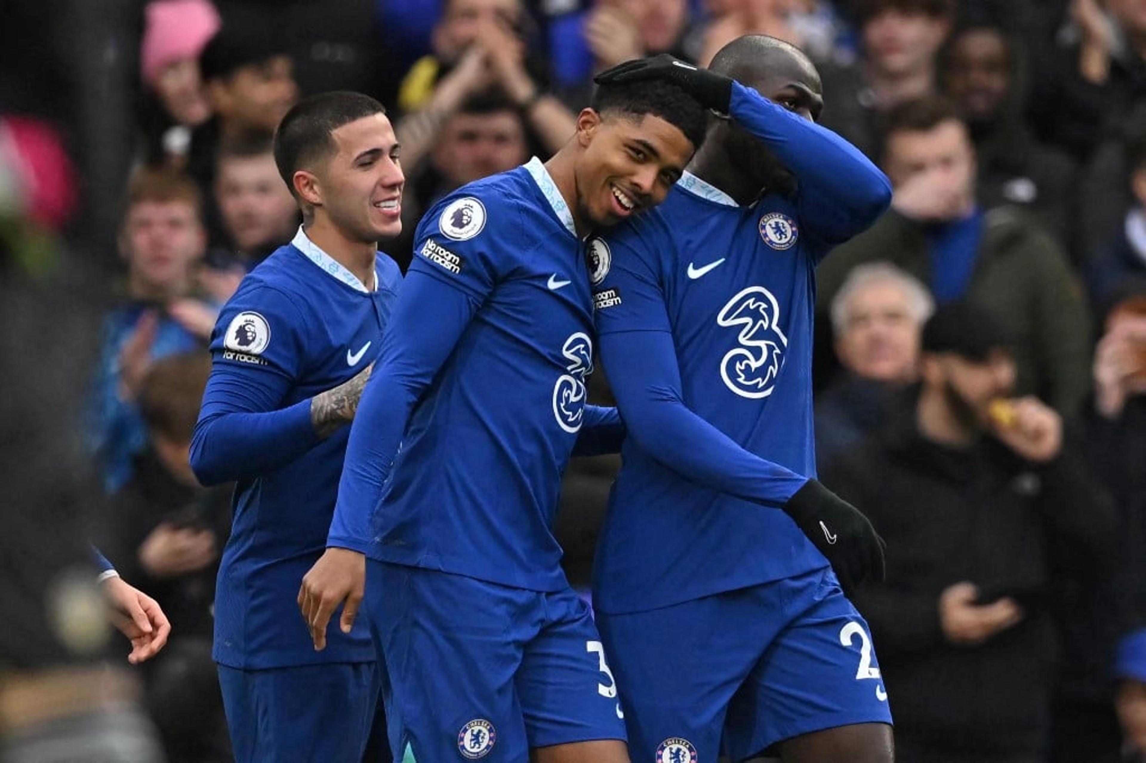 Com gol de zagueiro, Chelsea encerra jejum e vence Leeds na Premier League