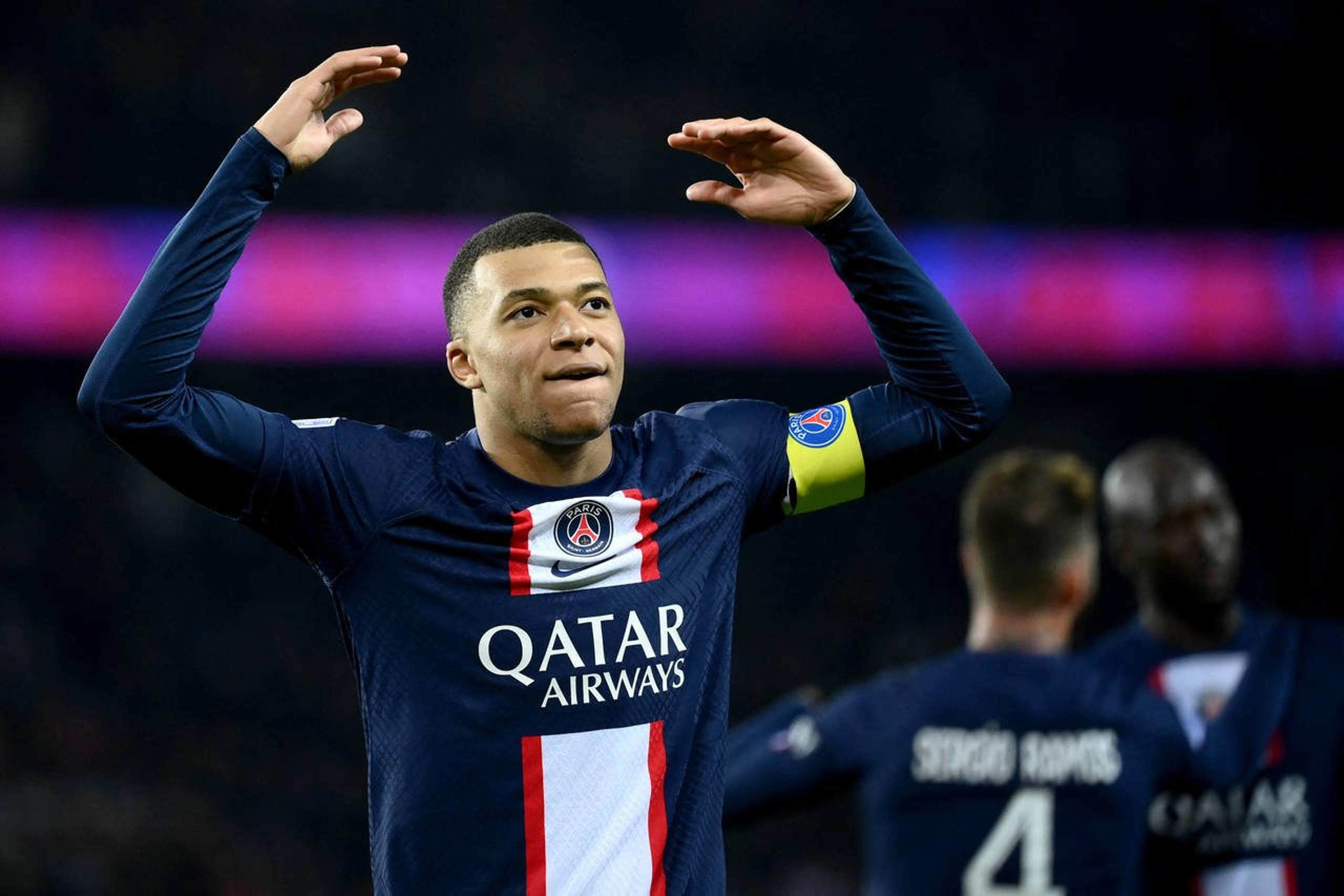 Com gol histórico de Mbappé, PSG vence Nantes em casa pelo Francês