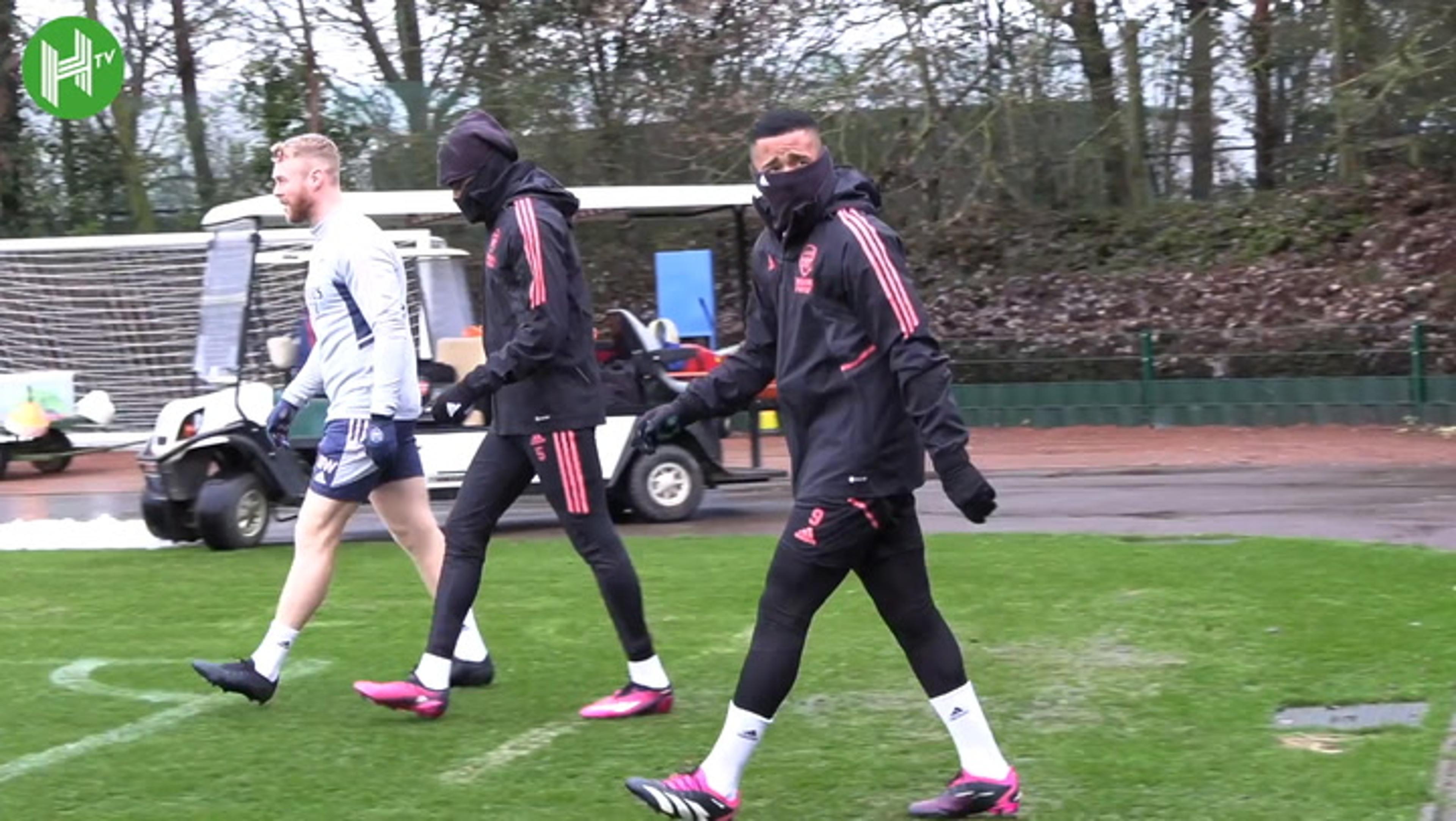 VÍDEO: na neve, Gabriel Jesus volta a treinar com elenco do Arsenal; assista